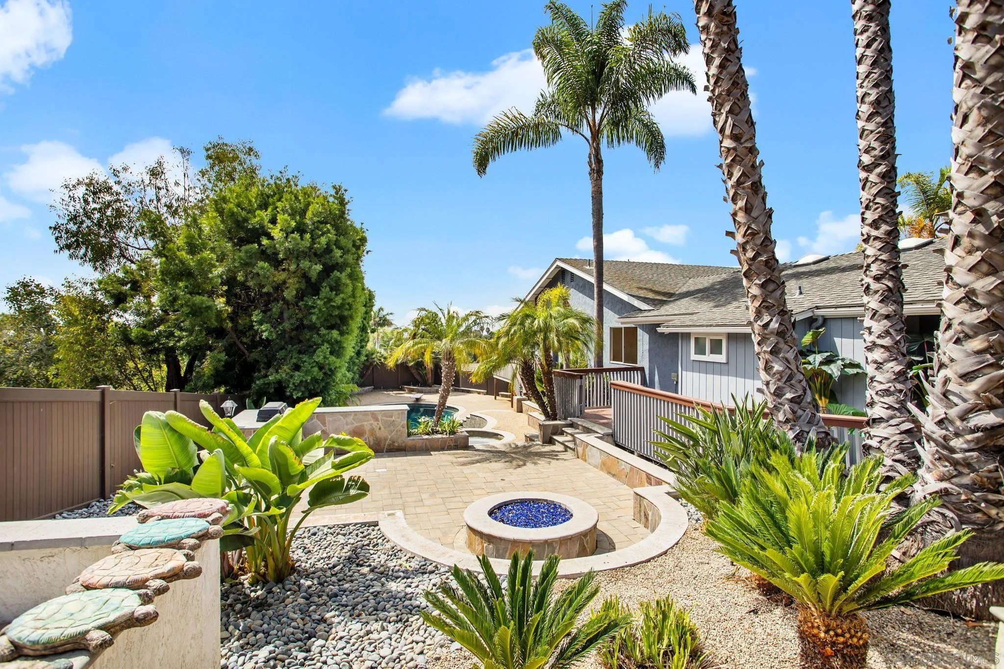 https://cdn.realtyfeed.com/cdn/127/250038230/2f9282b1e2989e33ff6eb0b932dbaed5.webp