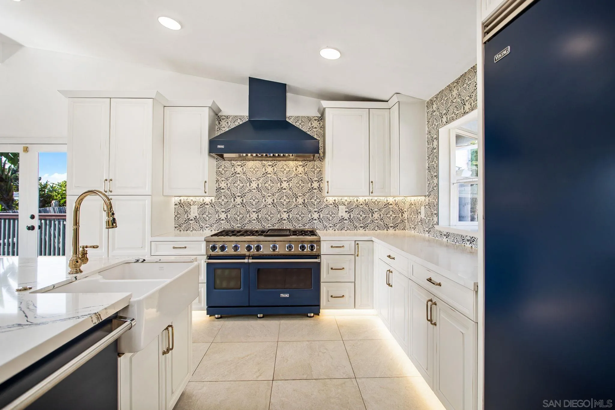 https://cdn.realtyfeed.com/cdn/127/250038230/bca9539b571dfc98f8a53416c2c2de4f.webp