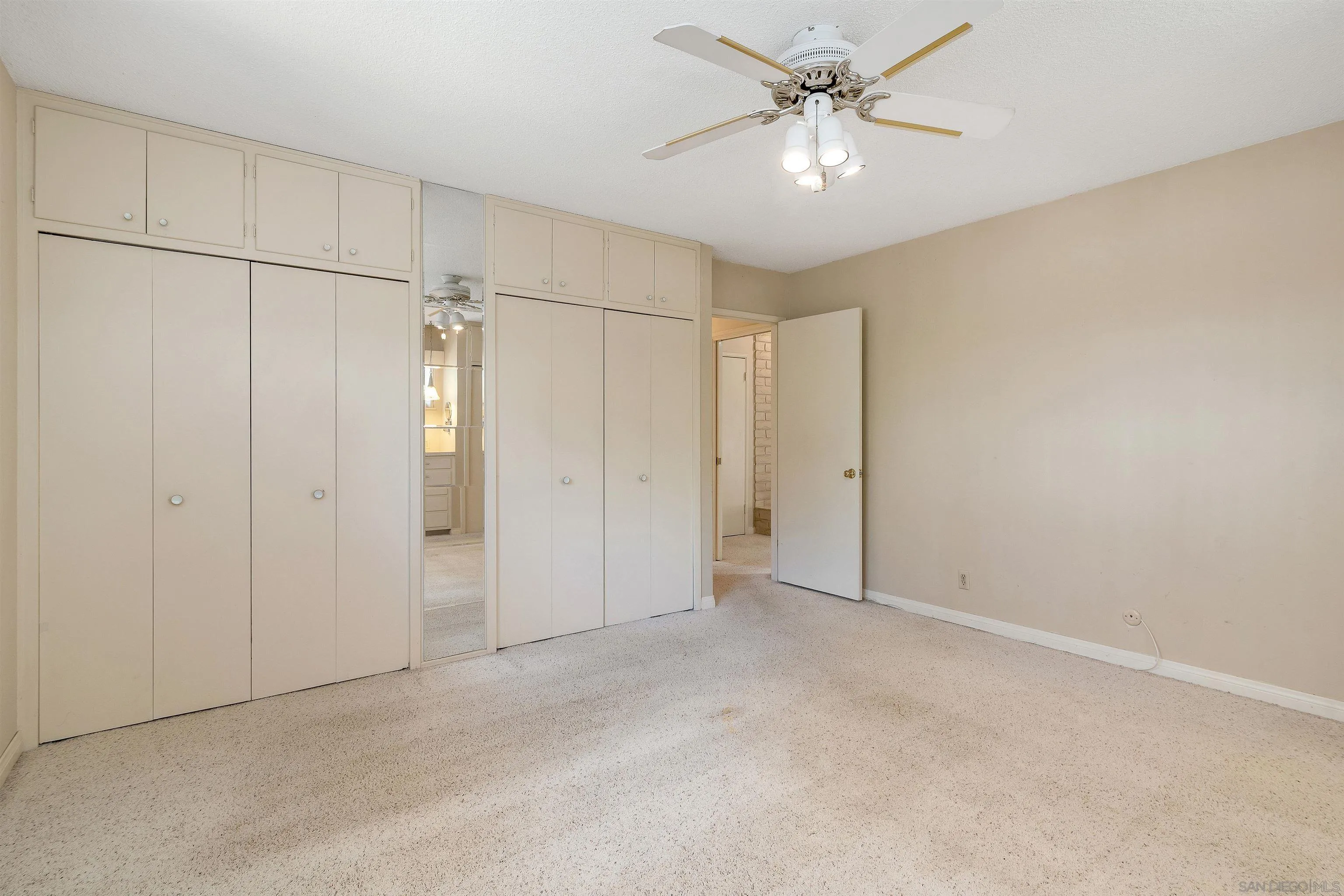 https://cdn.realtyfeed.com/cdn/127/250038231/1106d237965186dbc1845beb128366d5.webp