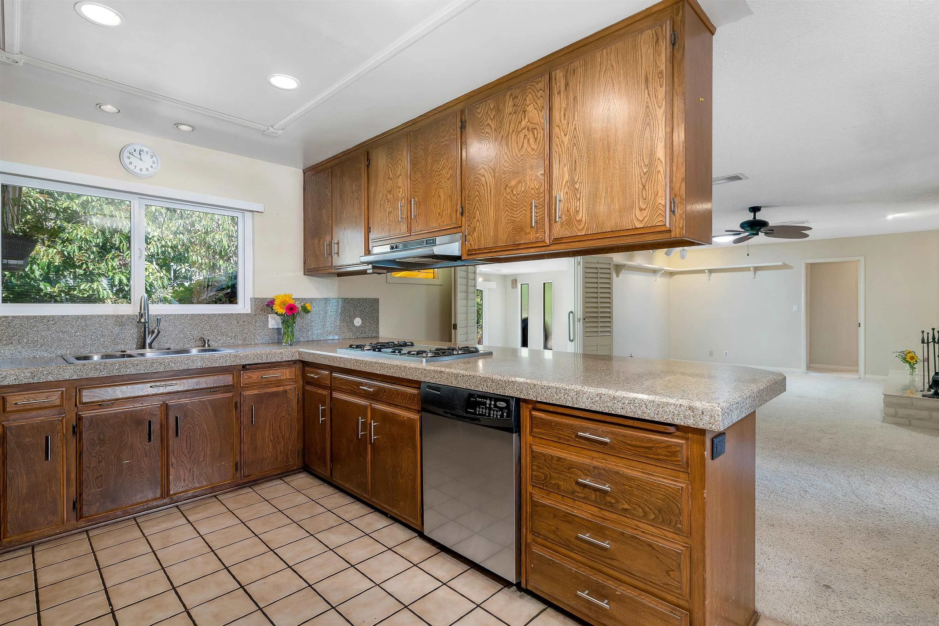 https://cdn.realtyfeed.com/cdn/127/250038231/1ebd55aa7d31be46a50ac9f29548e2c6.webp