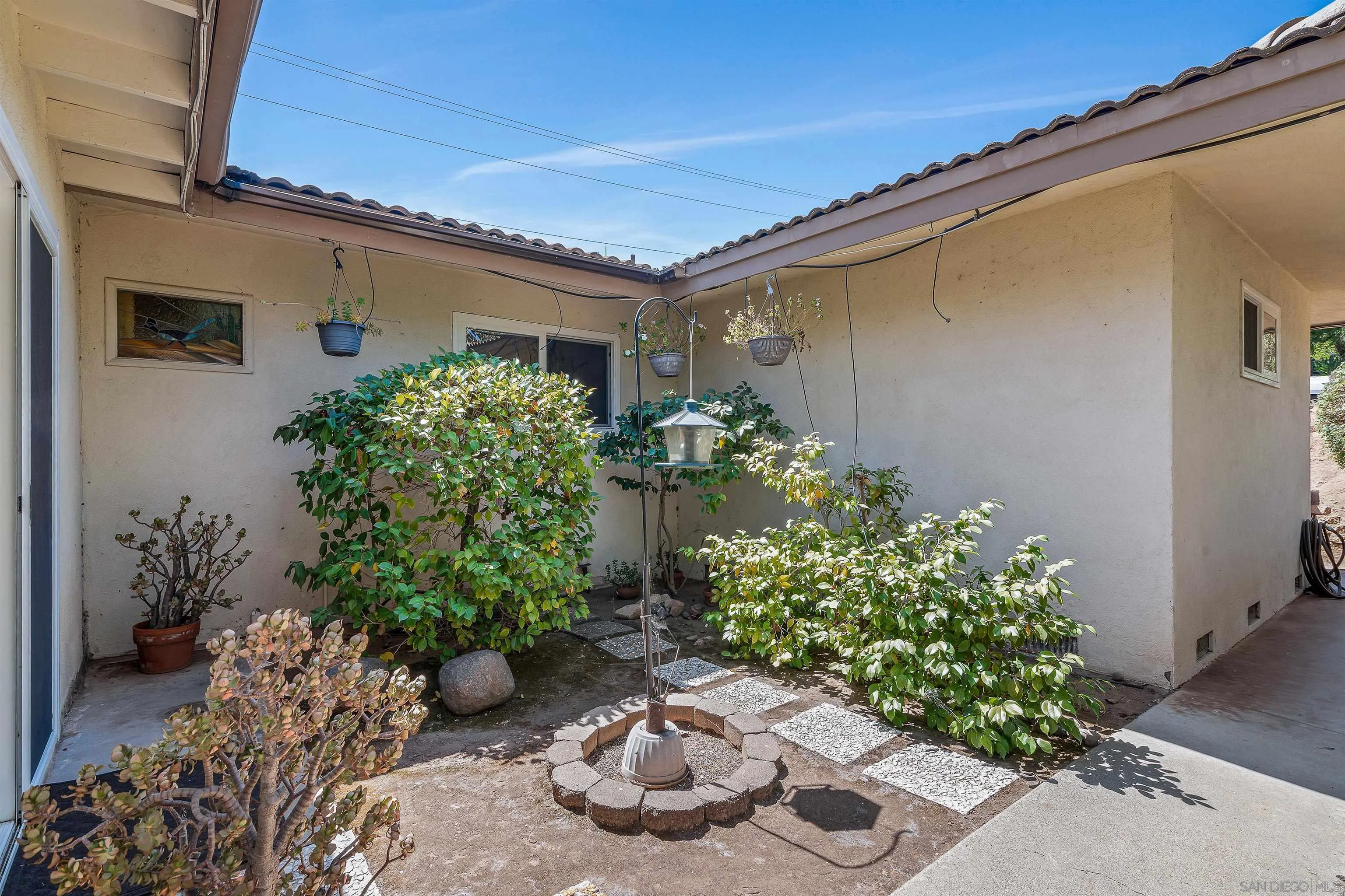 https://cdn.realtyfeed.com/cdn/127/250038231/50665321ab967494d7e6ee75c52ecc49.webp