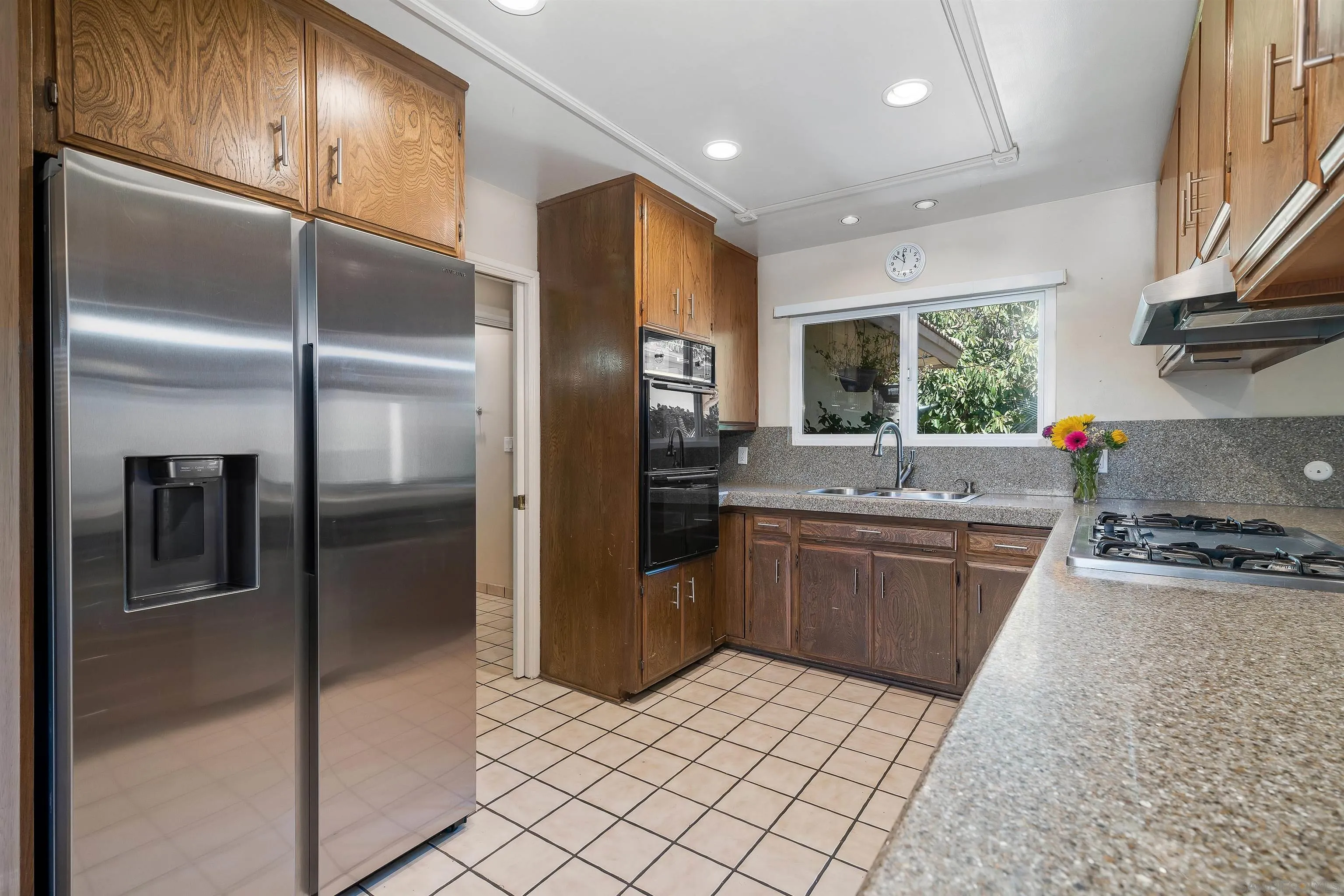 https://cdn.realtyfeed.com/cdn/127/250038231/8cb27674fedd0c3a8c498dad3753a56b.webp