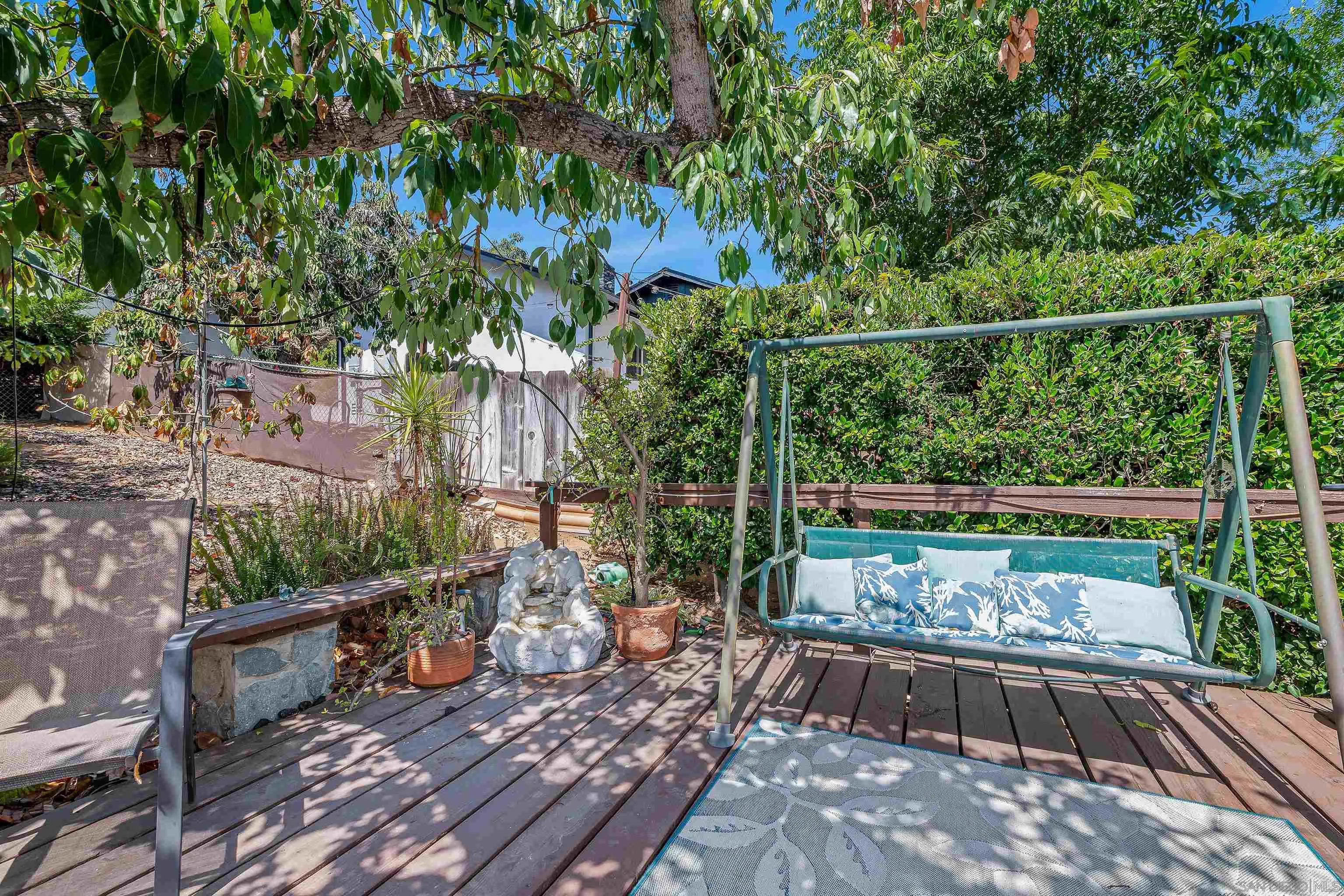 https://cdn.realtyfeed.com/cdn/127/250038231/cd9bf83f52d8ab31b8dad44f11d04e56.webp