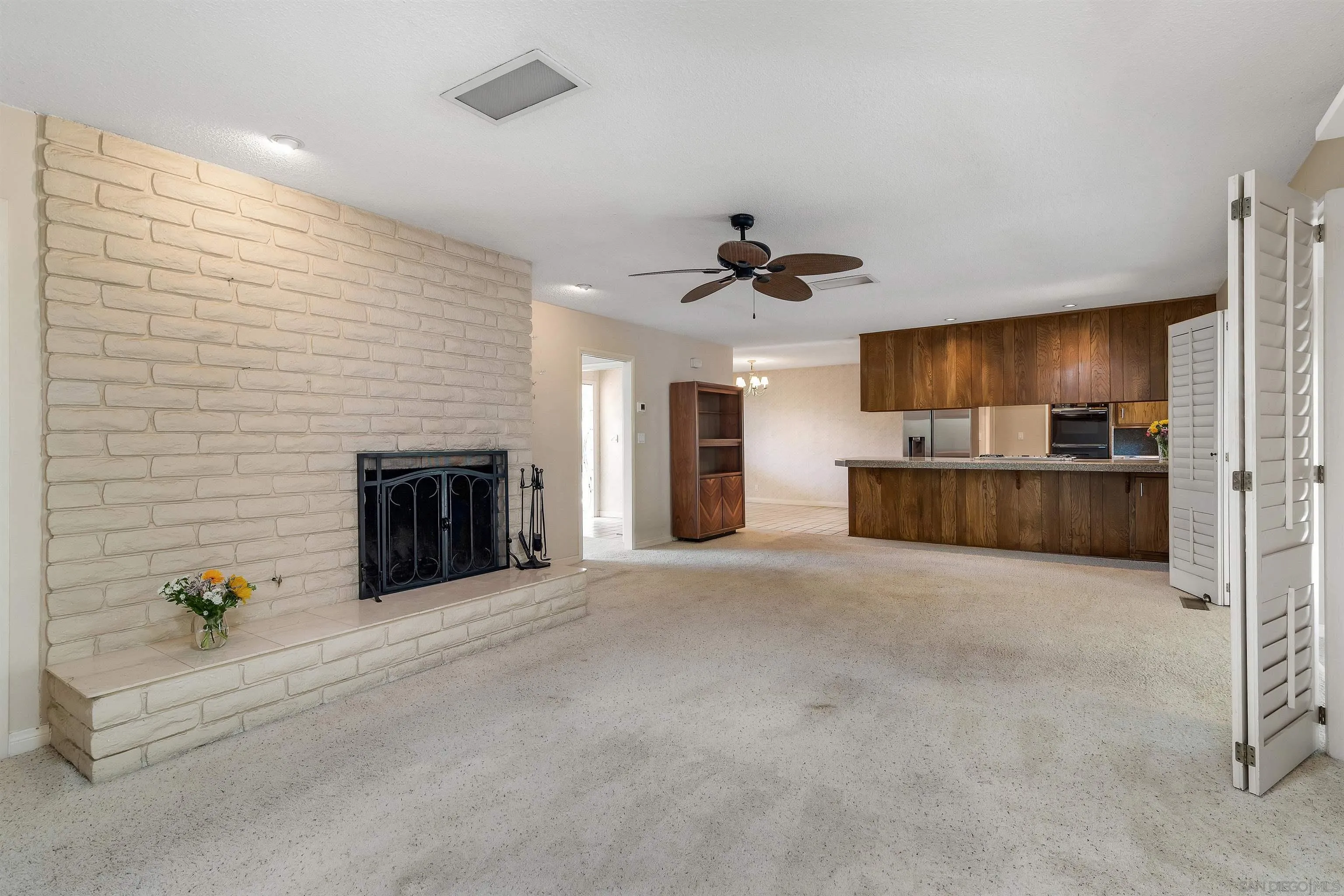https://cdn.realtyfeed.com/cdn/127/250038231/f2234bb8b4896d9087f3fcf52edfedd7.webp