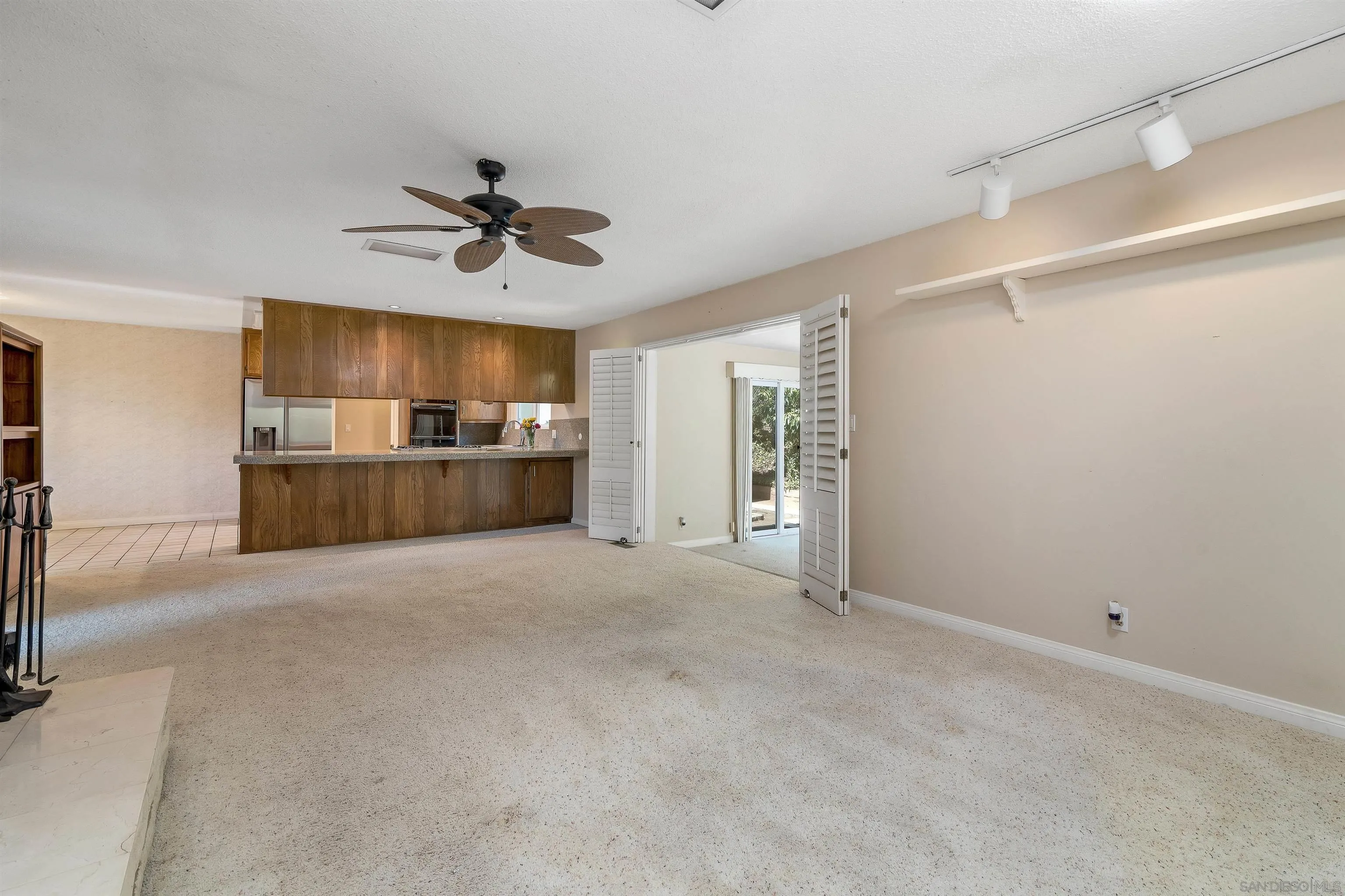 https://cdn.realtyfeed.com/cdn/127/250038231/fd3a5827c9223d3fbdbf500f8787d9e0.webp