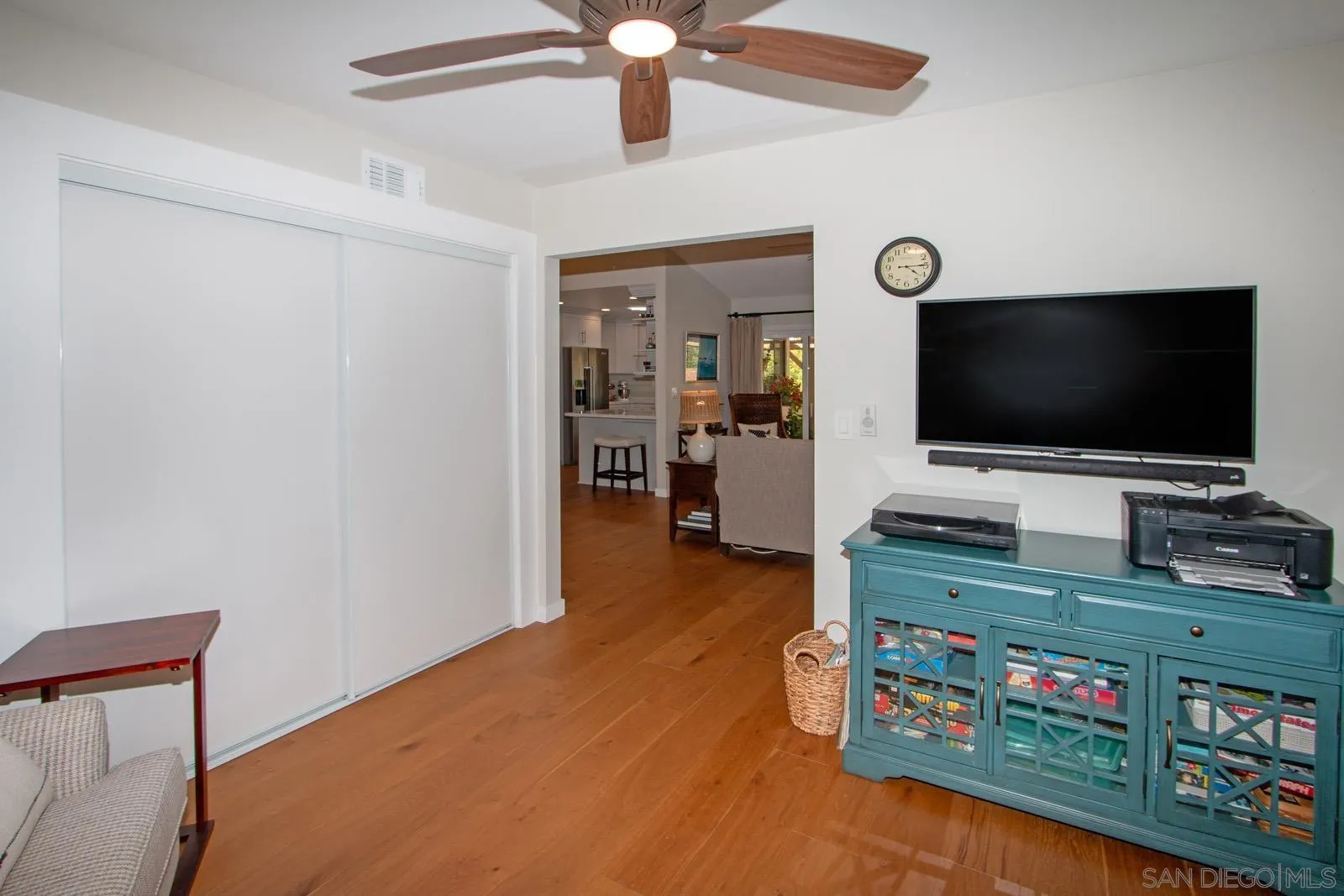https://cdn.realtyfeed.com/cdn/127/250038234/0b79534217b2479130607343338c9f49.webp