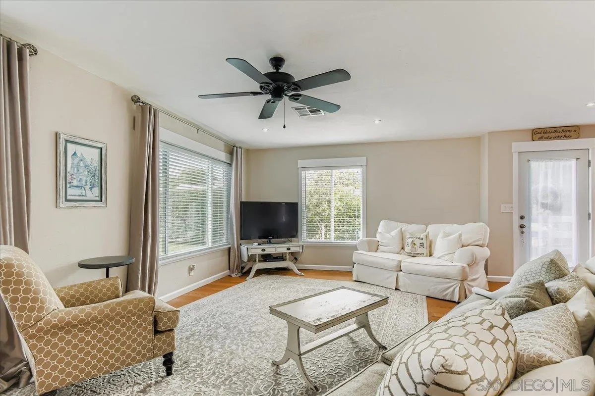 https://cdn.realtyfeed.com/cdn/127/250038236/bf9cb6222e63ec50f1bccf10f0e1fcc7.webp