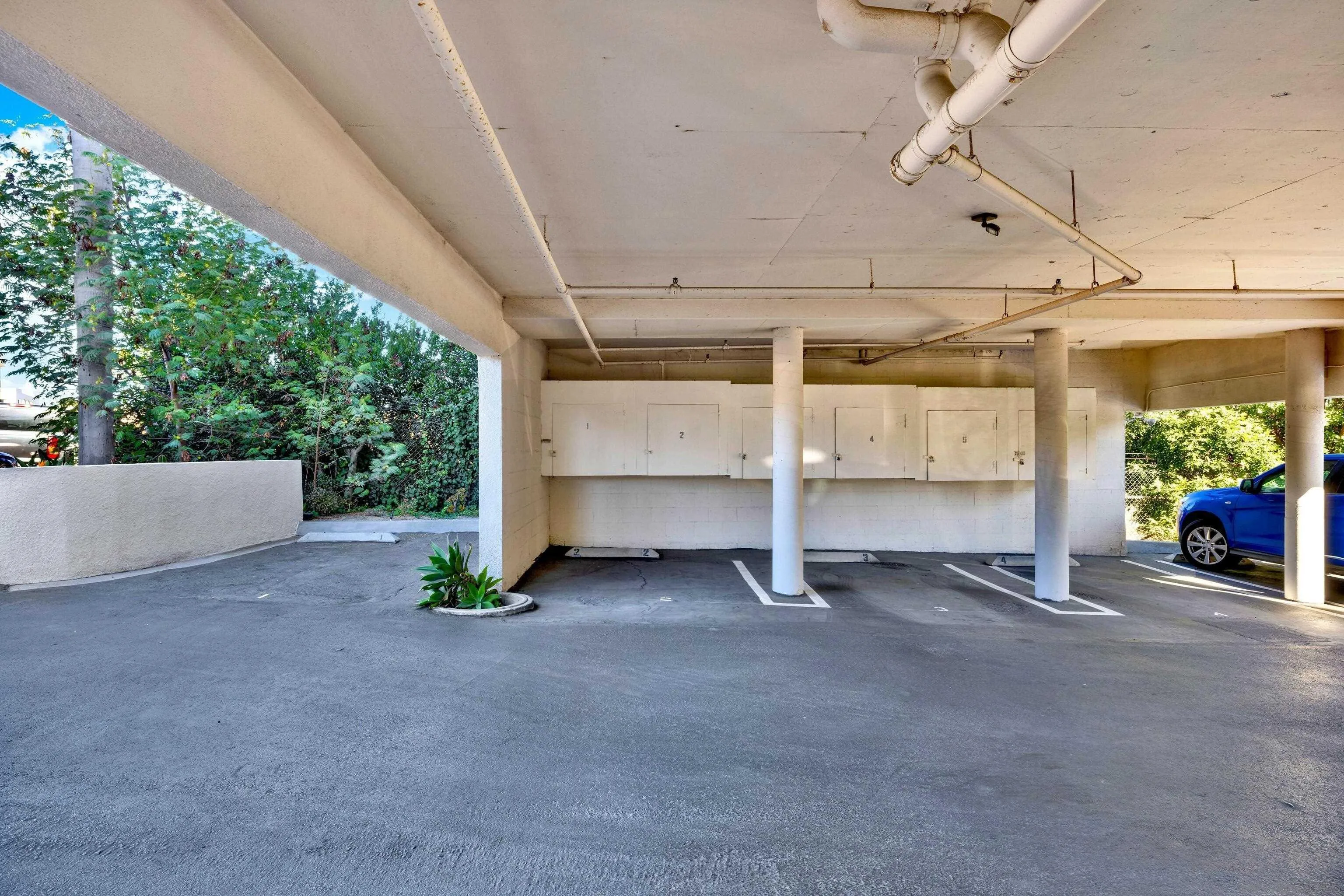 https://cdn.realtyfeed.com/cdn/127/250038237/164c462d0a5617847bcb208a1d8923f9.webp