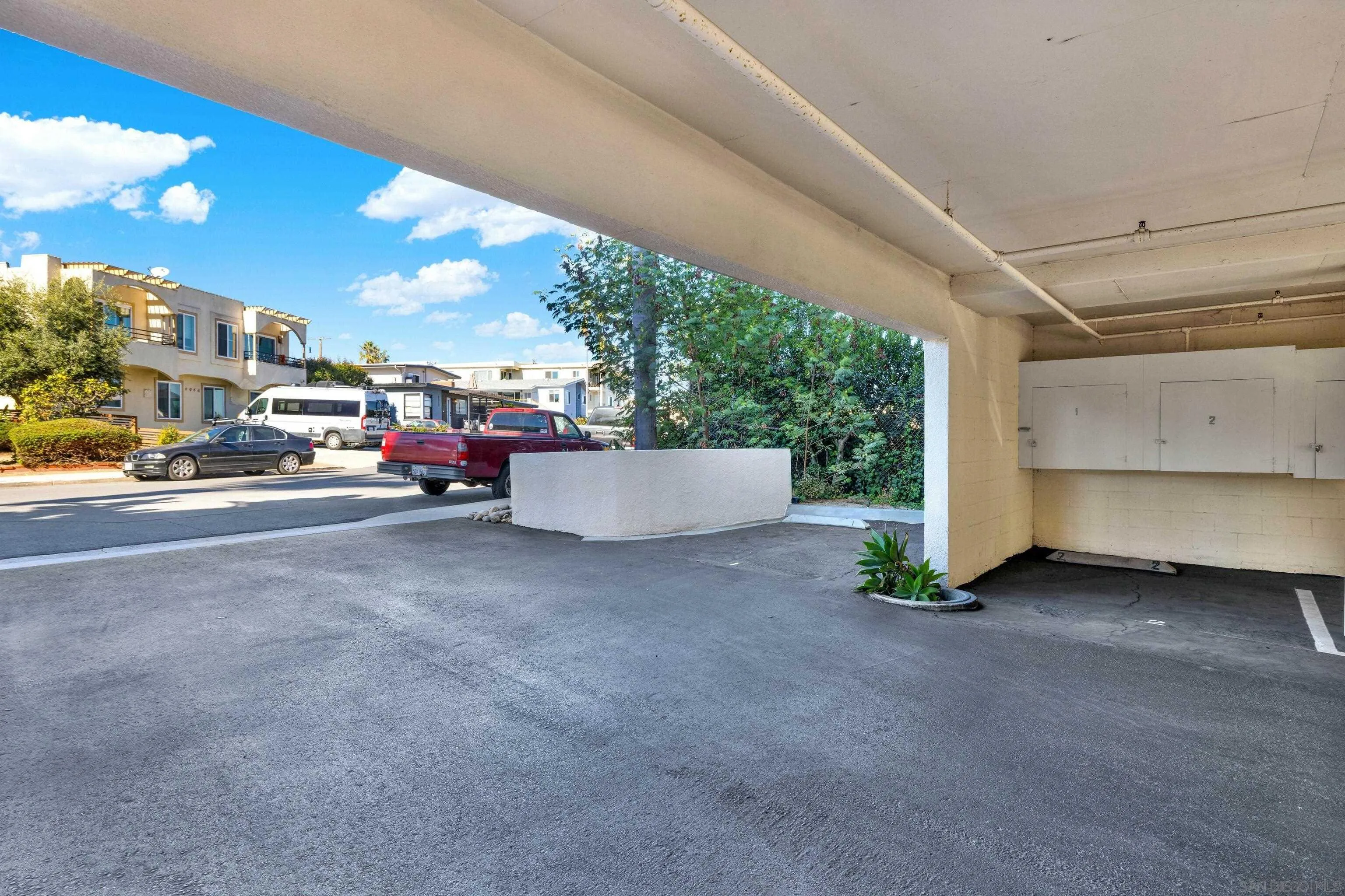 https://cdn.realtyfeed.com/cdn/127/250038237/61ea6f112bdb8ad5a1ed19fa100b828a.webp