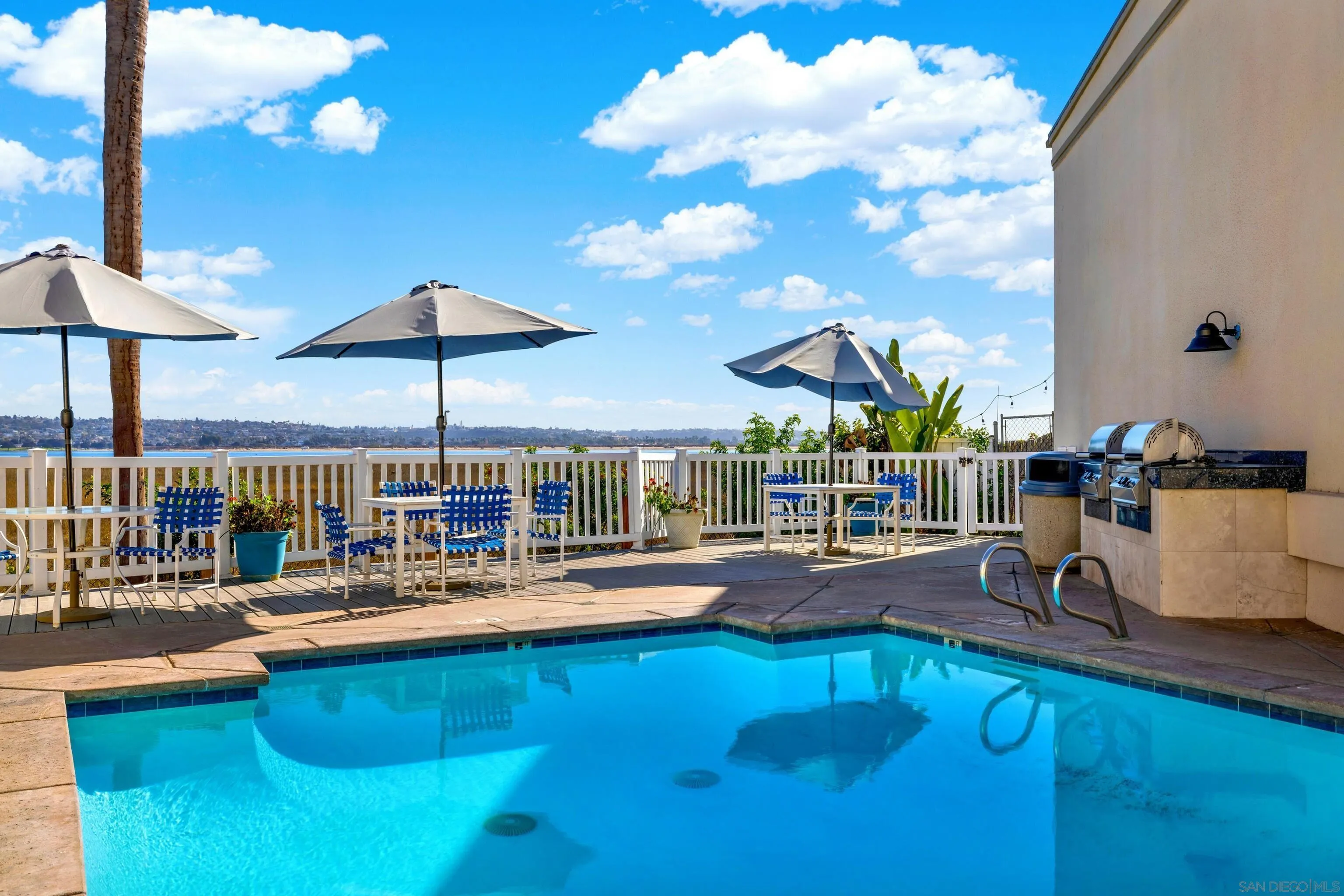 https://cdn.realtyfeed.com/cdn/127/250038237/6649f3ad645f52e1279e3c1bd3a4b2ee.webp