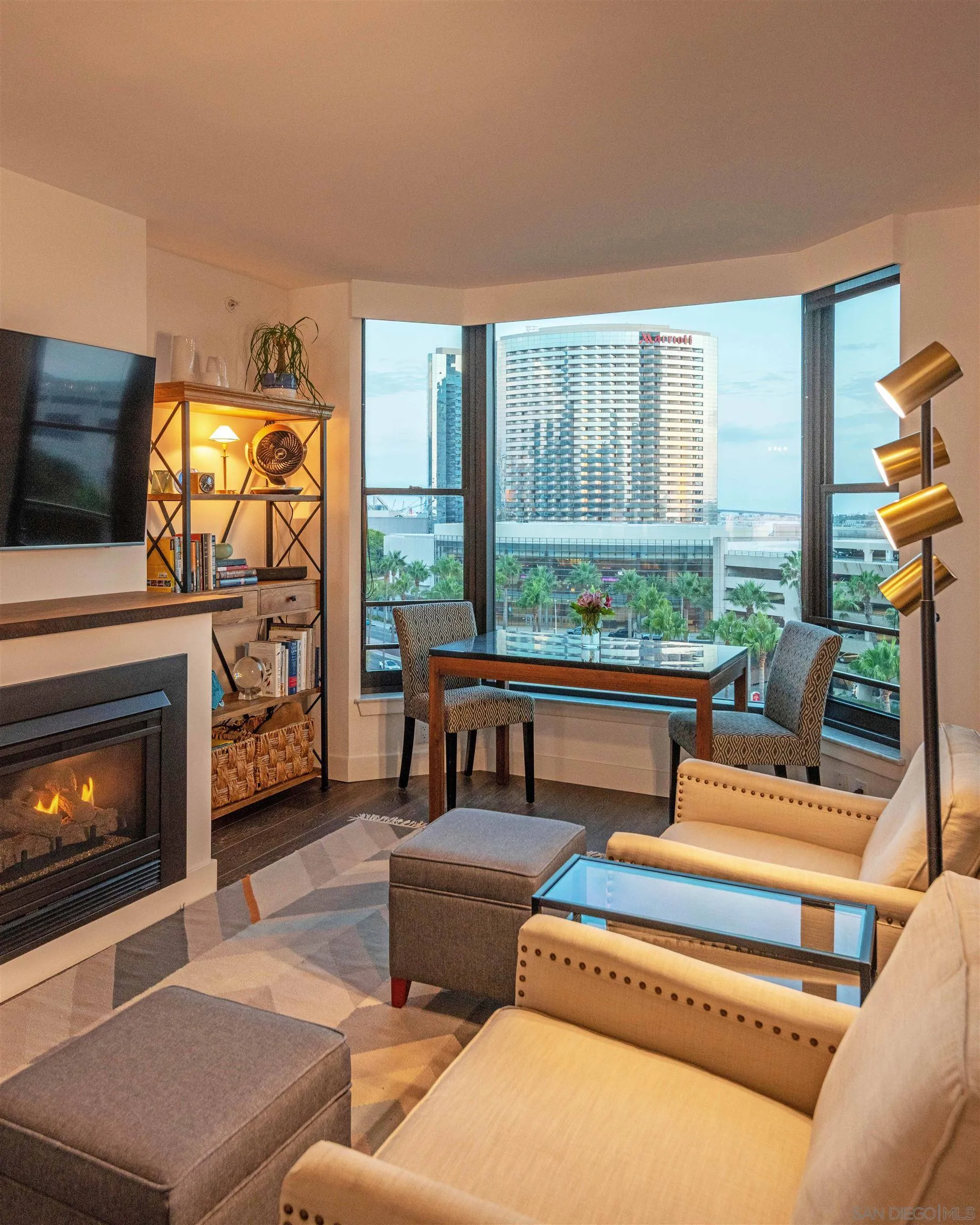 https://cdn.realtyfeed.com/cdn/127/250038242/3c762b9c7043b2e7f702959cf7cab352.webp