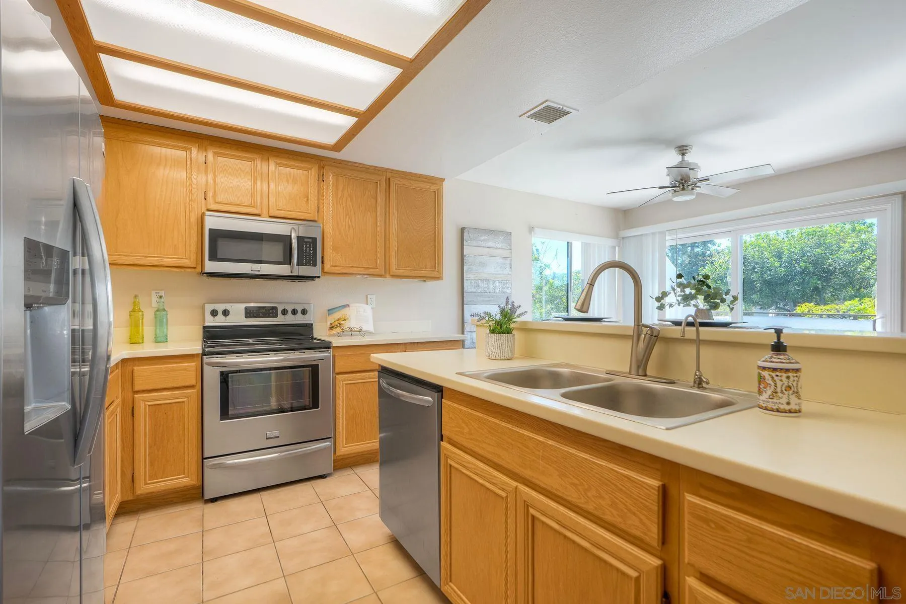 Photo #9: 250038243 Listing: Photo #9