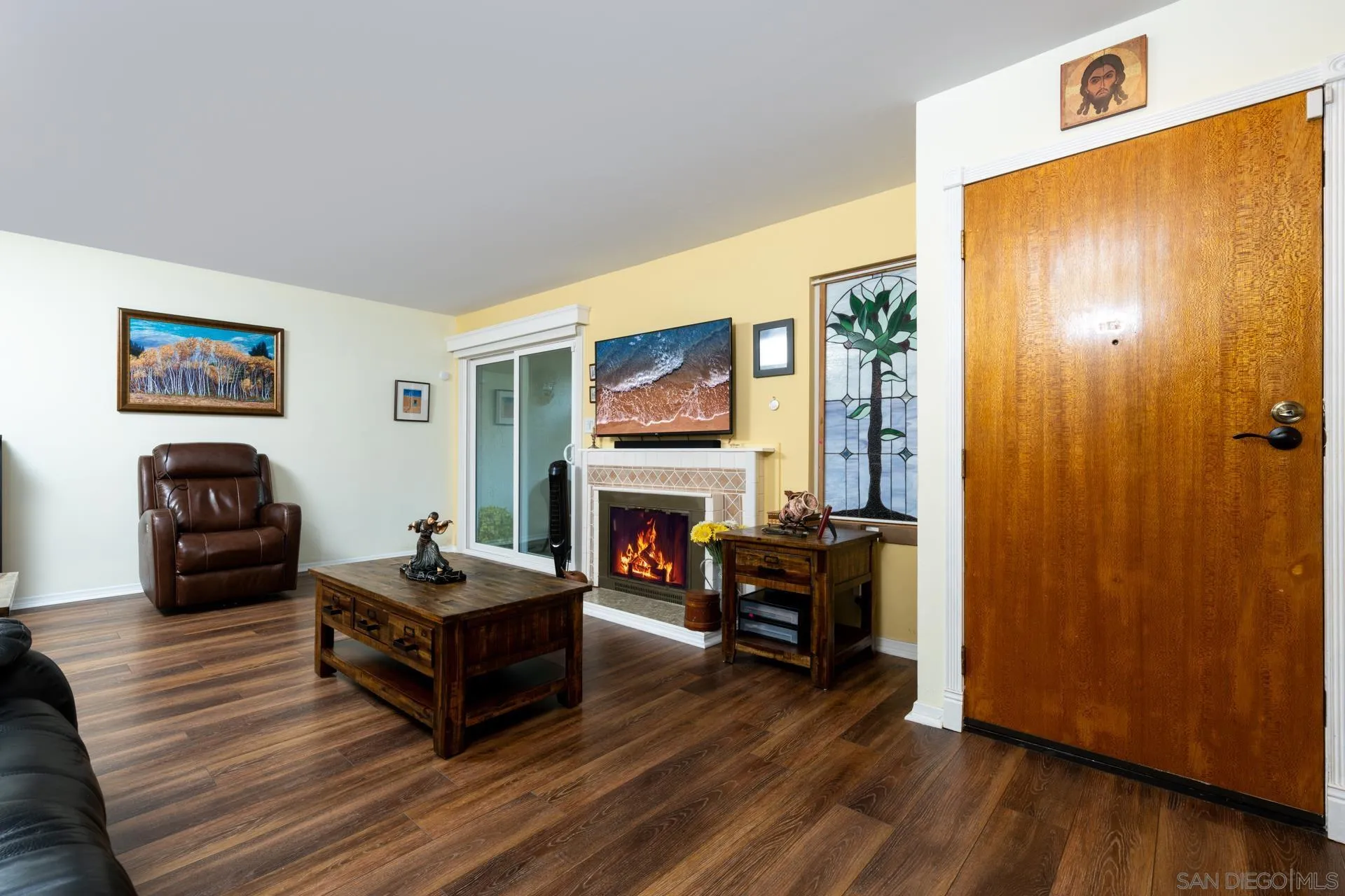 https://cdn.realtyfeed.com/cdn/127/250038249/1dfed36a285e5b5dca559df1dbefec74.webp