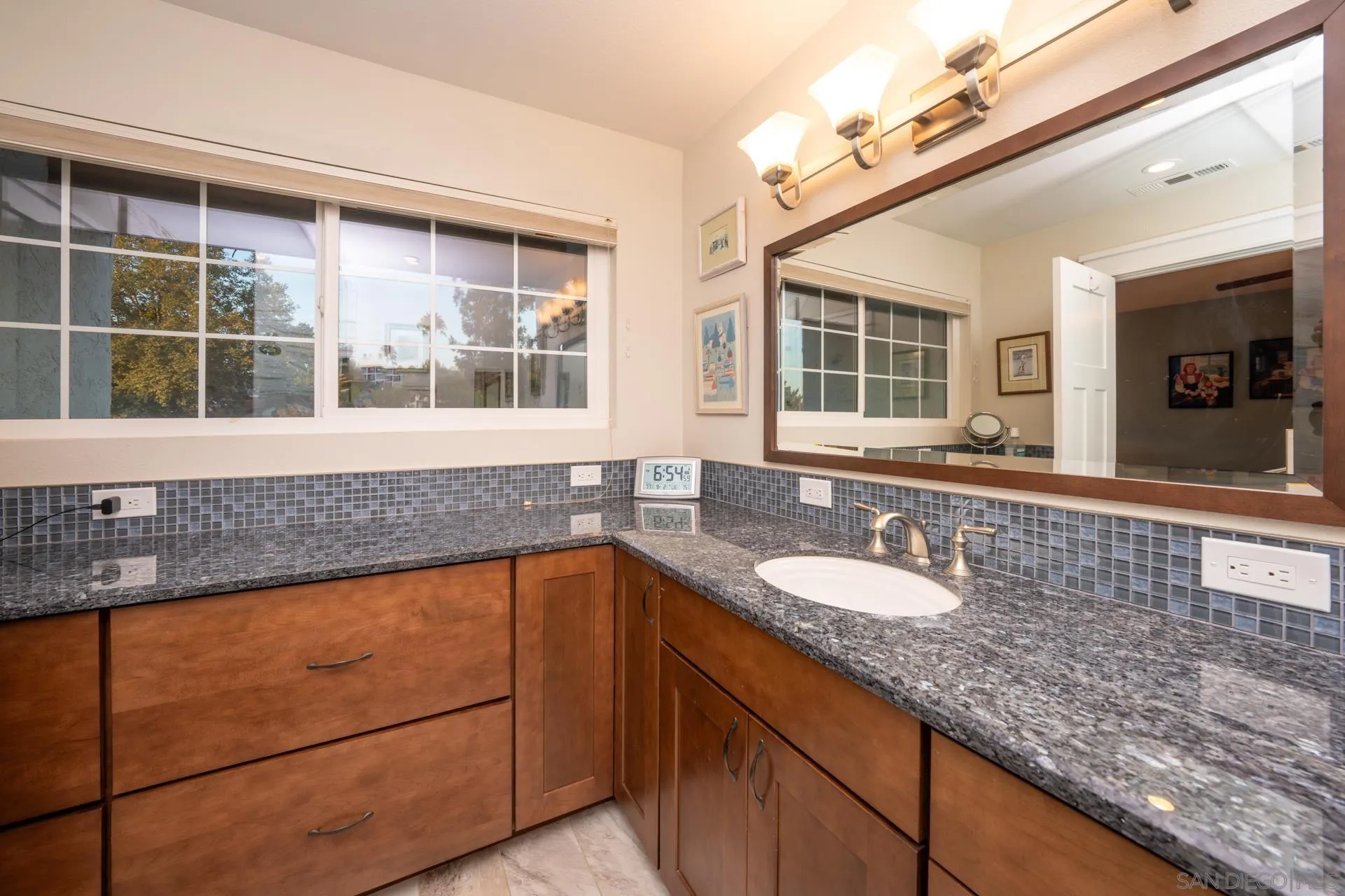 https://cdn.realtyfeed.com/cdn/127/250038249/435a0202f0deb236fae54dcb10ebc9b2.webp