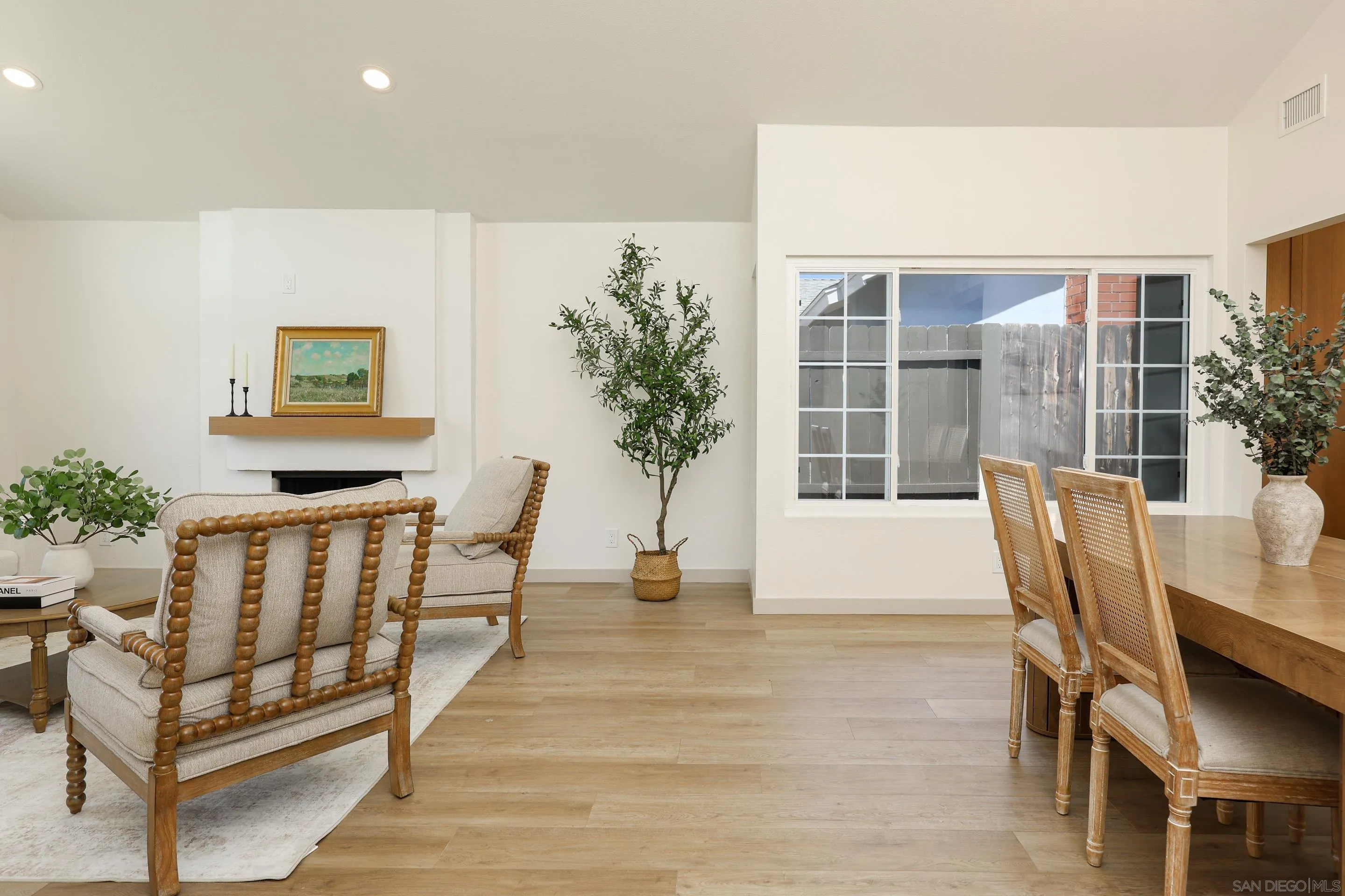 https://cdn.realtyfeed.com/cdn/127/250038252/a163b83ab3ad75983366c7a4a1371c1f.webp