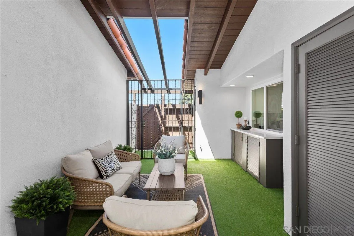https://cdn.realtyfeed.com/cdn/127/250038253/ca9a47c60d36b87c2ed2f1b8a2e59e32.webp