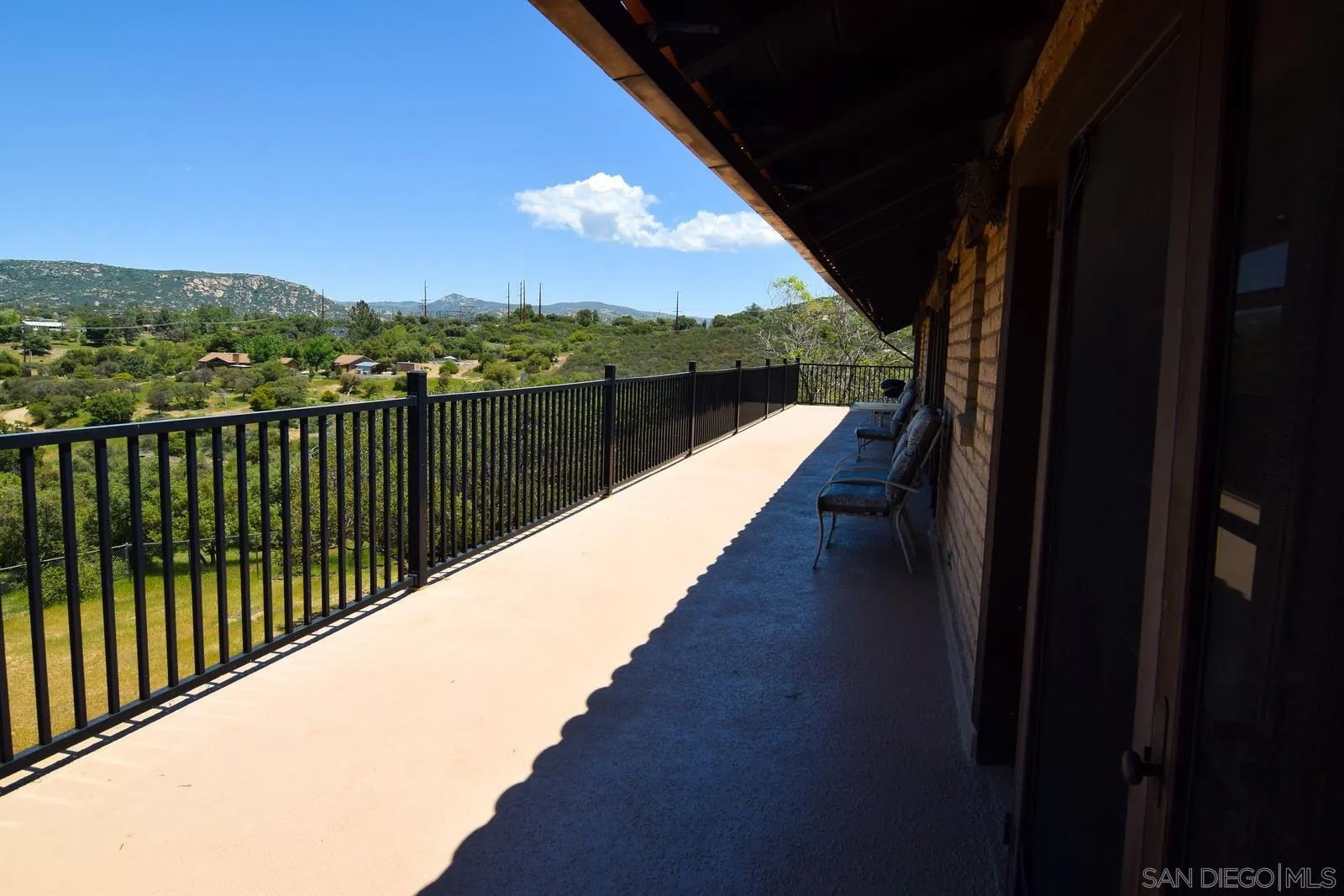 https://cdn.realtyfeed.com/cdn/127/250038255/6b628d2fe5b15ce13da4610ca918cece.webp