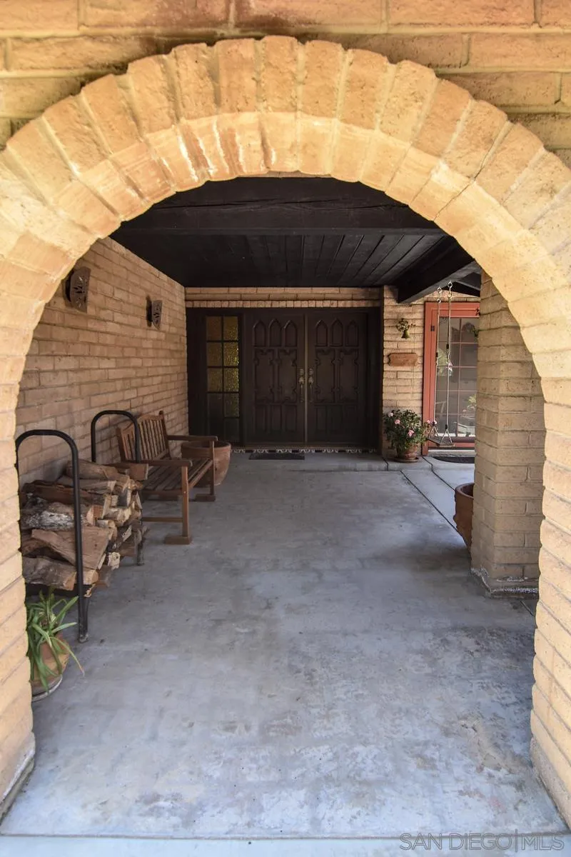 https://cdn.realtyfeed.com/cdn/127/250038255/b96b398bc4feb2f3aa0c60a86da1dfbe.webp