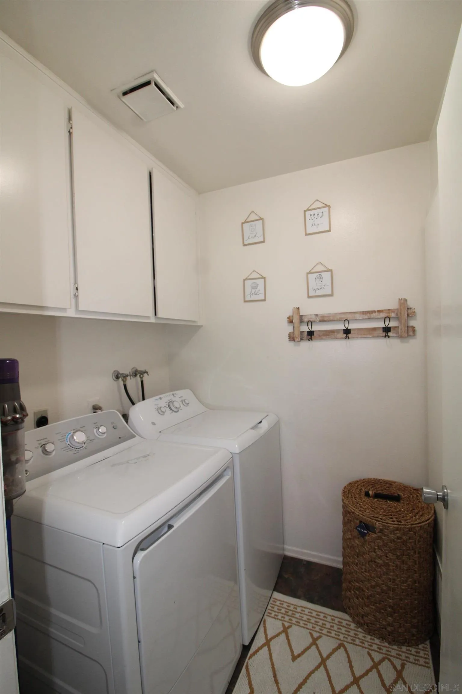 Photo #21: 250038257 Listing: Photo #21