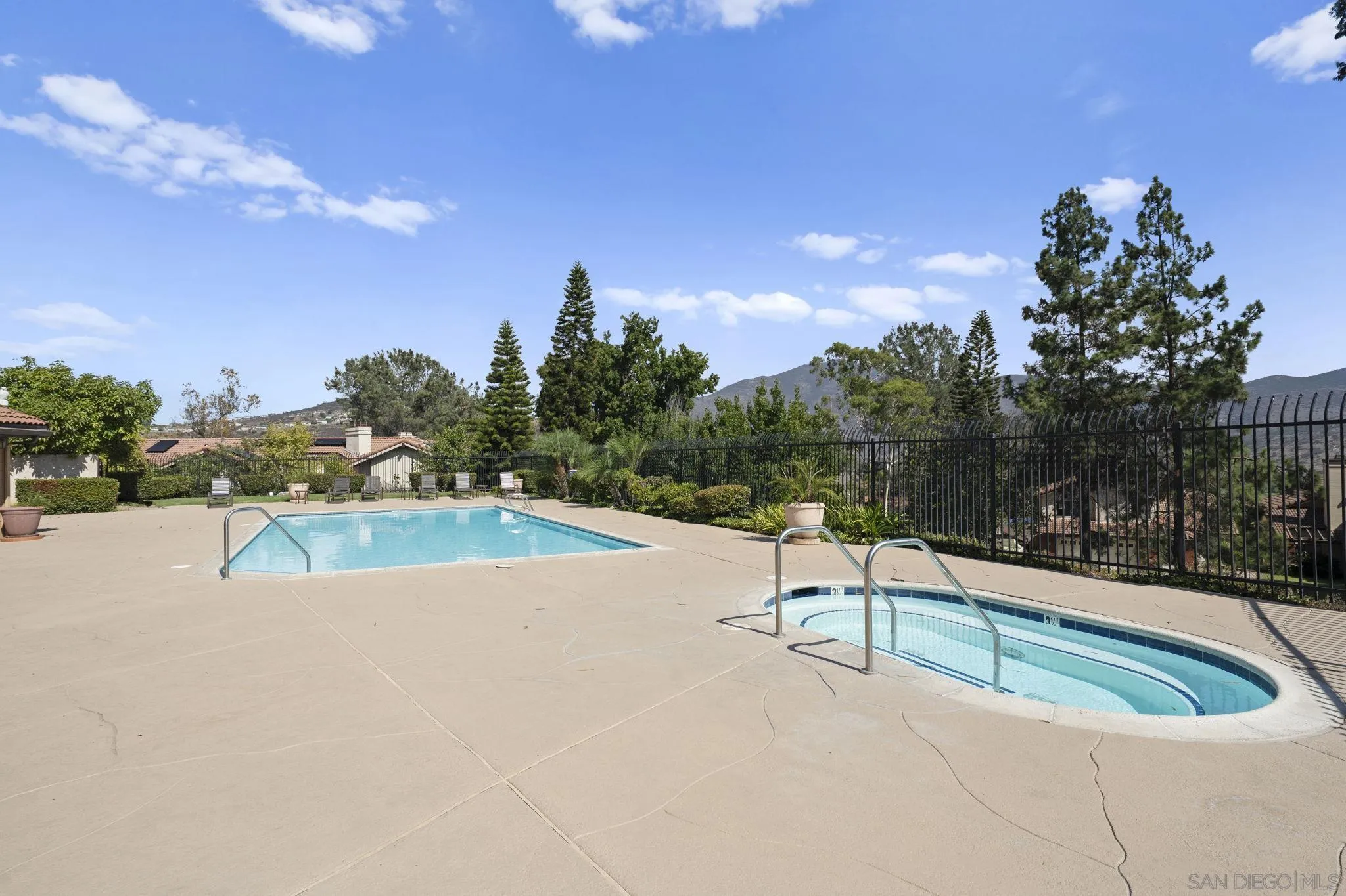 https://cdn.realtyfeed.com/cdn/127/250038263/8023018ab2cba7ed4ab4570e8188f601.webp