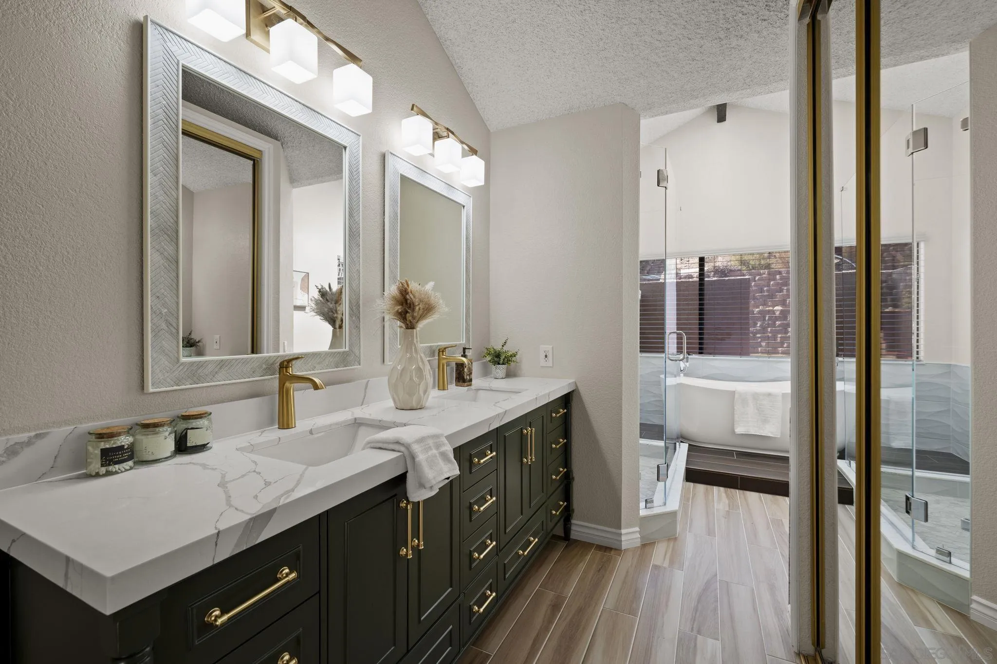 https://cdn.realtyfeed.com/cdn/127/250038263/91e3d44bc1a2fbd0703ad8b101852490.webp