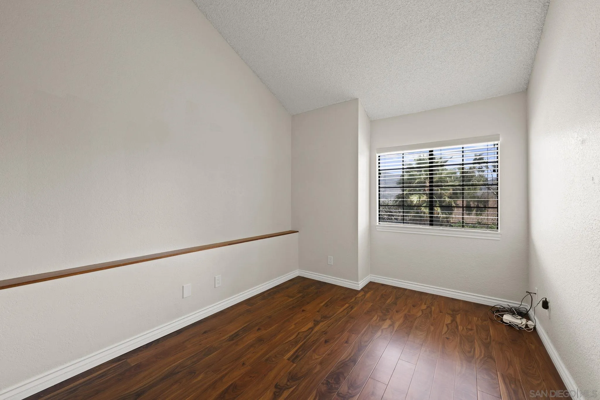 https://cdn.realtyfeed.com/cdn/127/250038263/e4d5640f180938067ffc1f8d941984e7.webp