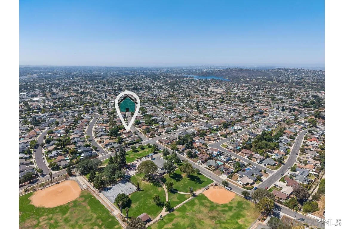 https://cdn.realtyfeed.com/cdn/127/250038264/10a88aebf32126b0f5a00a10bd467c2e.webp