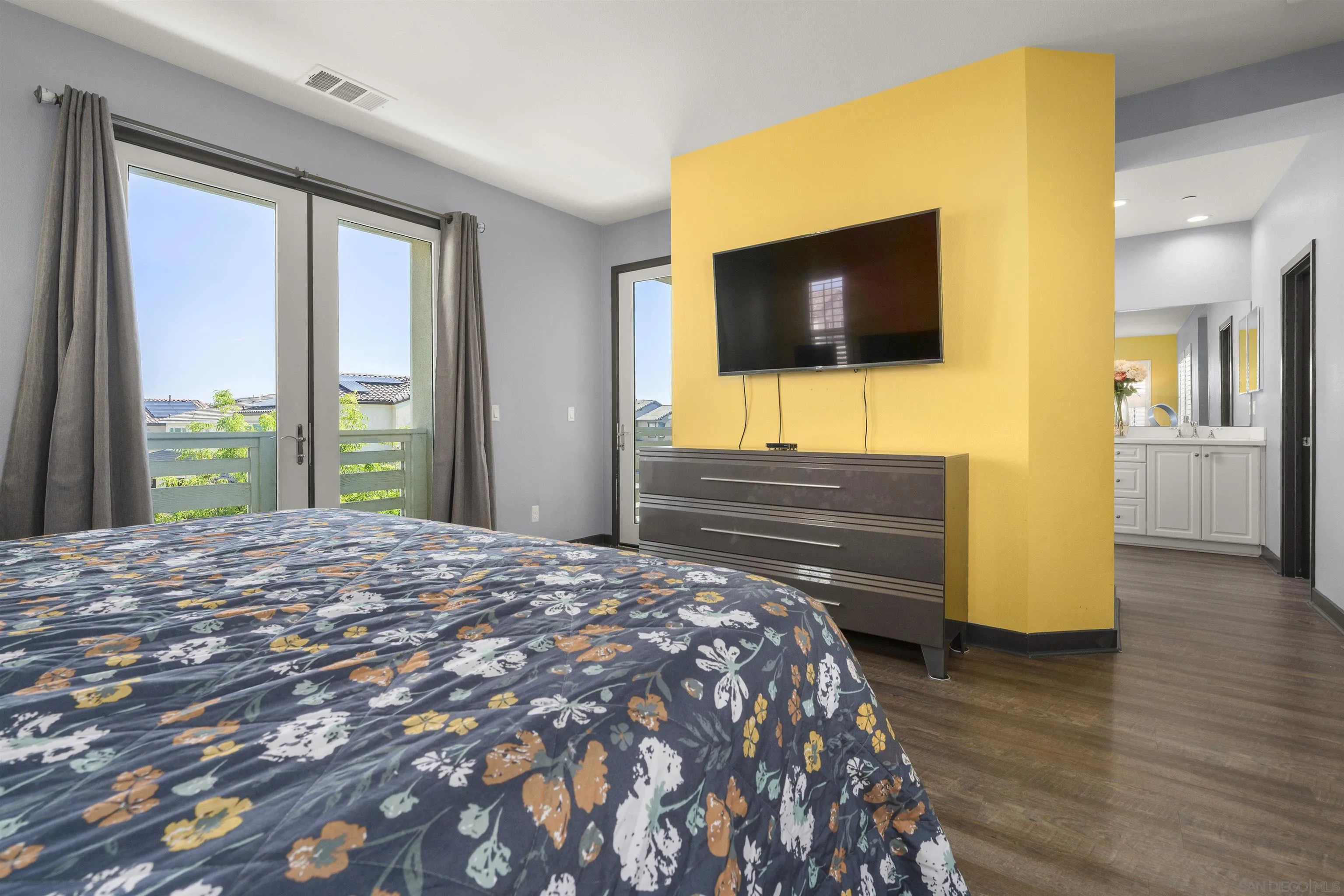 https://cdn.realtyfeed.com/cdn/127/250038265/2d922f90b726fdfc2e6bbcd7aa024565.webp