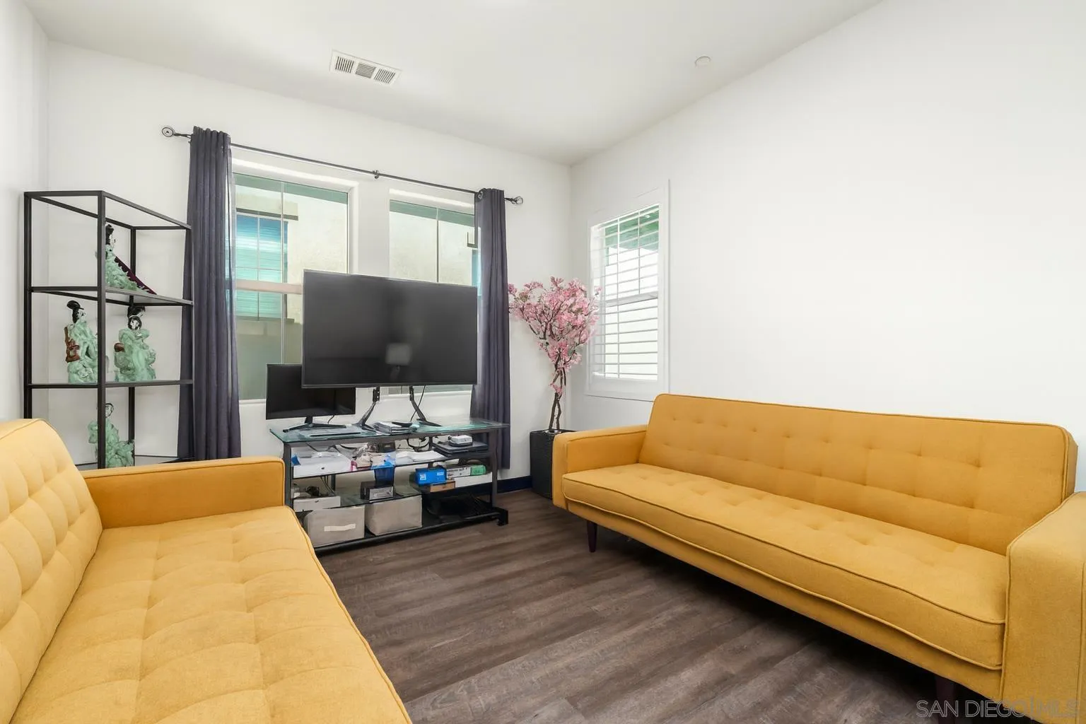 https://cdn.realtyfeed.com/cdn/127/250038265/a37bea6436c8f8940803816a21a3408f.webp