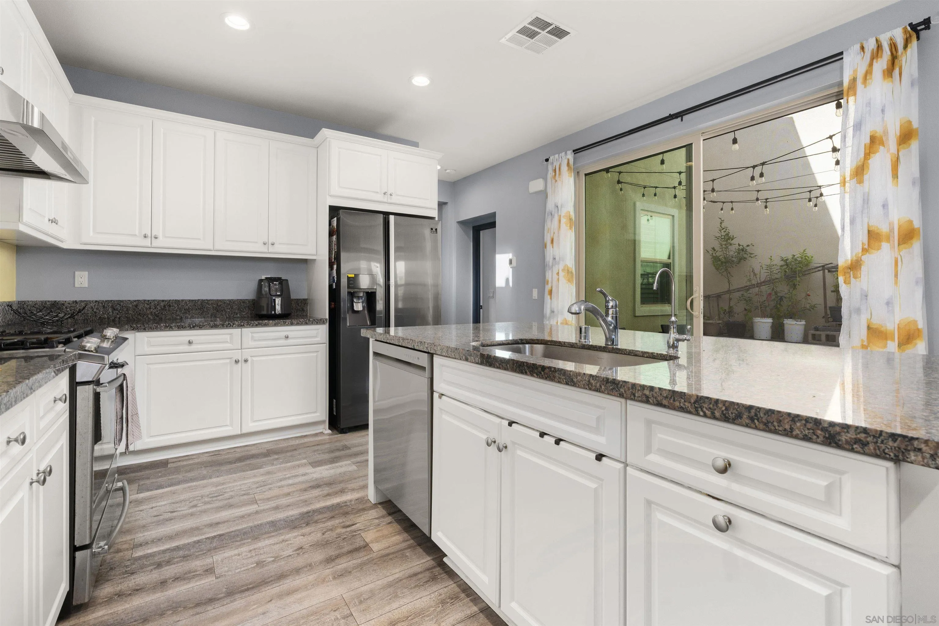 https://cdn.realtyfeed.com/cdn/127/250038265/c75cdca90eecf0d9527cf9666dbd44b7.webp