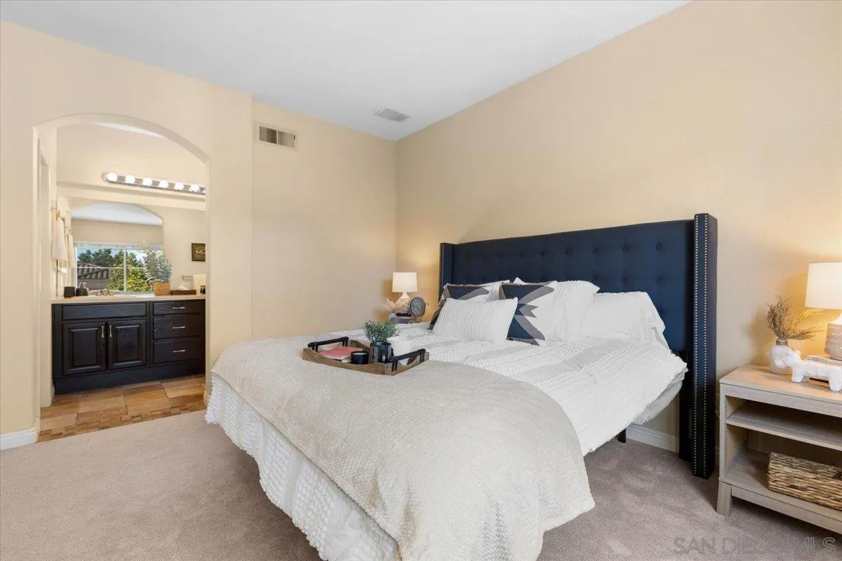 https://cdn.realtyfeed.com/cdn/127/250038266/525cd9ba348597e79c1fddd23f8b7d9c.webp