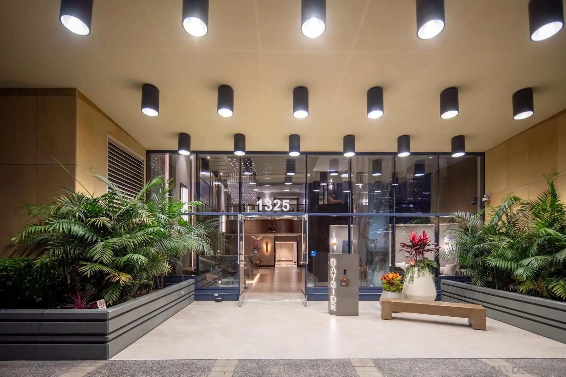 https://cdn.realtyfeed.com/cdn/127/250038287/8f4eb577fb9ddb8f640870fbce7b1d7e.webp