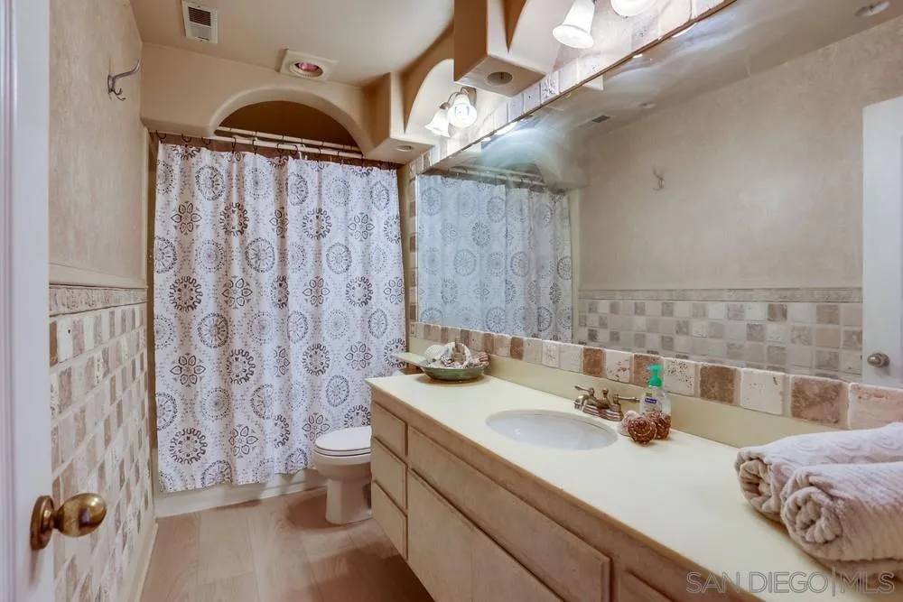 https://cdn.realtyfeed.com/cdn/127/250038289/4d30533aabb8c7f26f97604b1f0b9dc7.webp
