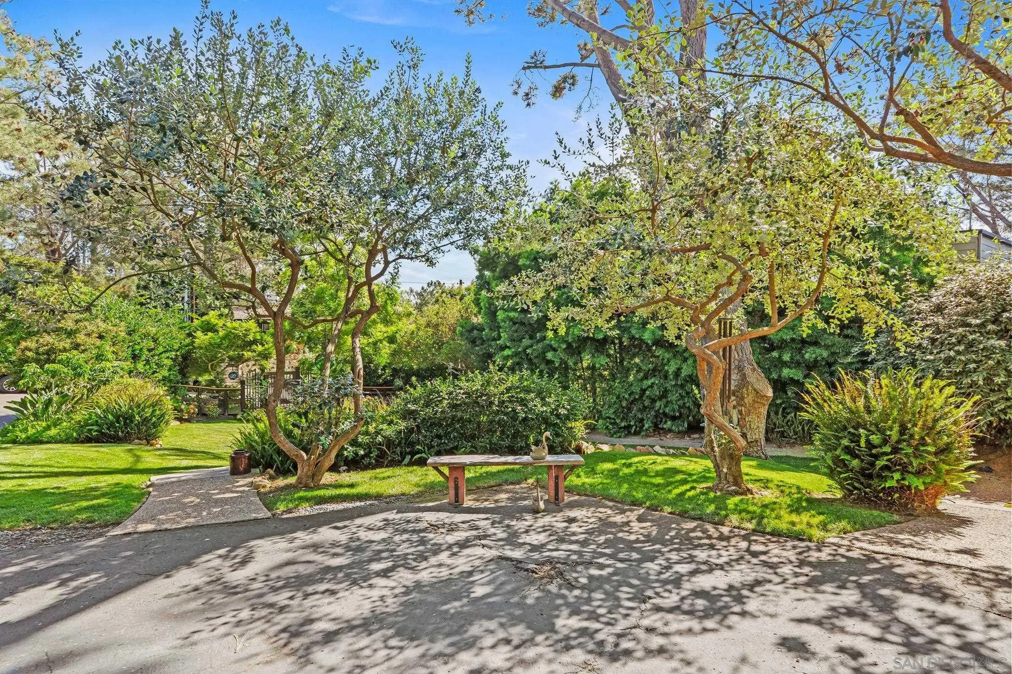 https://cdn.realtyfeed.com/cdn/127/250038291/1a3824f6264f97bef08628e6a78cf9de.webp