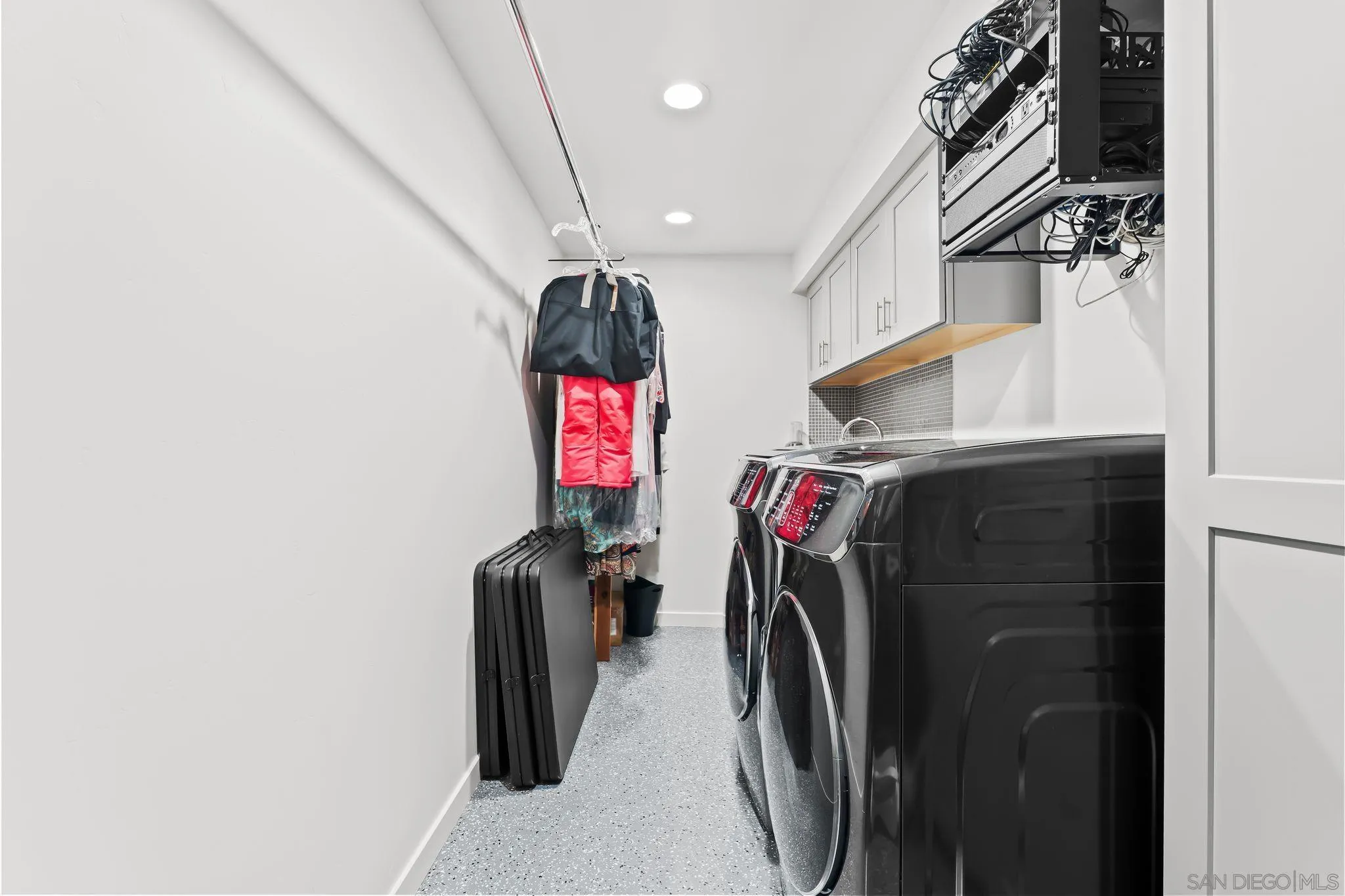 https://cdn.realtyfeed.com/cdn/127/250038291/796ff9d19c6a1abcbceb82acadf9a119.webp