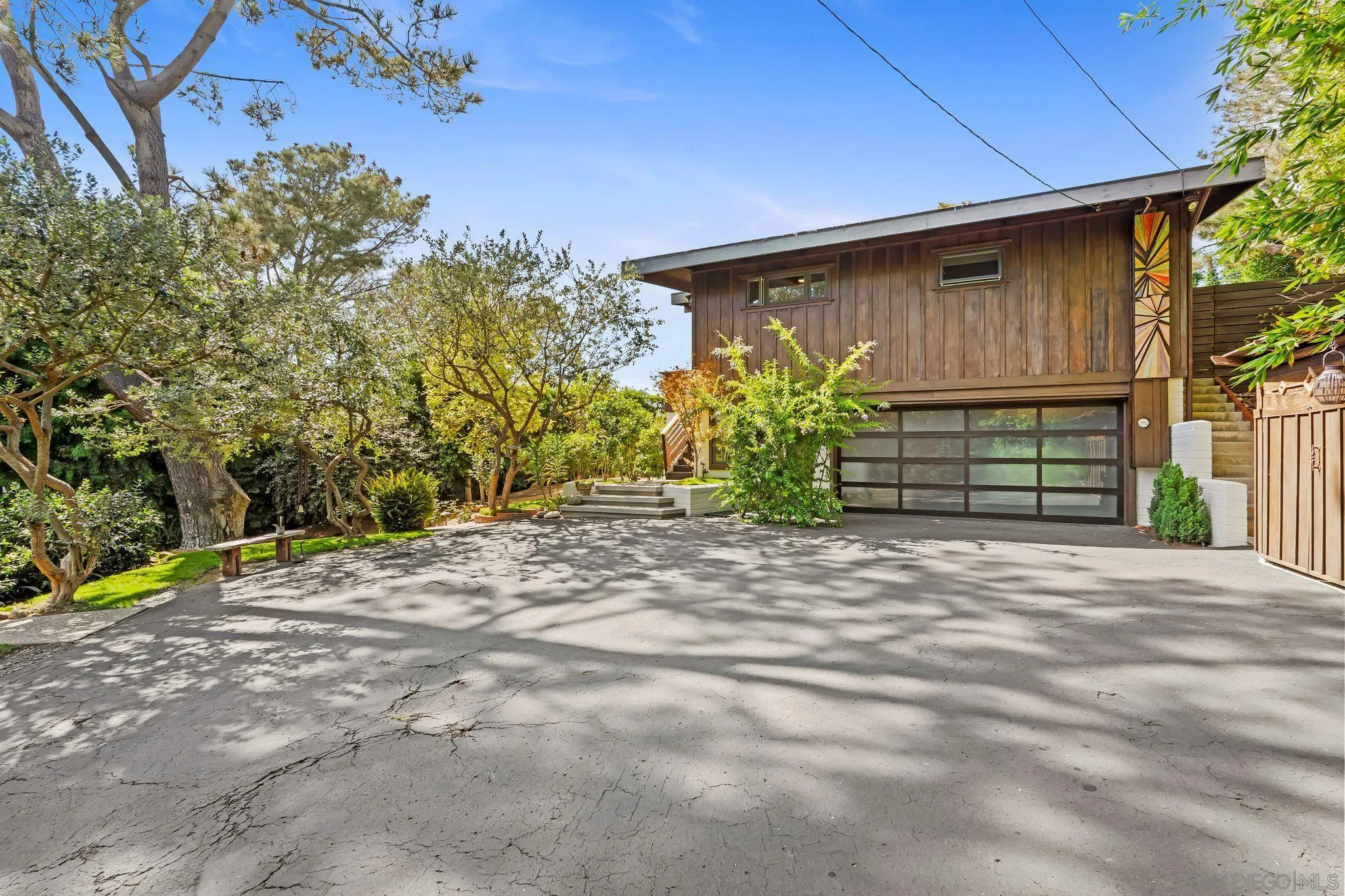 https://cdn.realtyfeed.com/cdn/127/250038291/c49f8b7980665b03ba8c6c6ec61b0a9b.webp