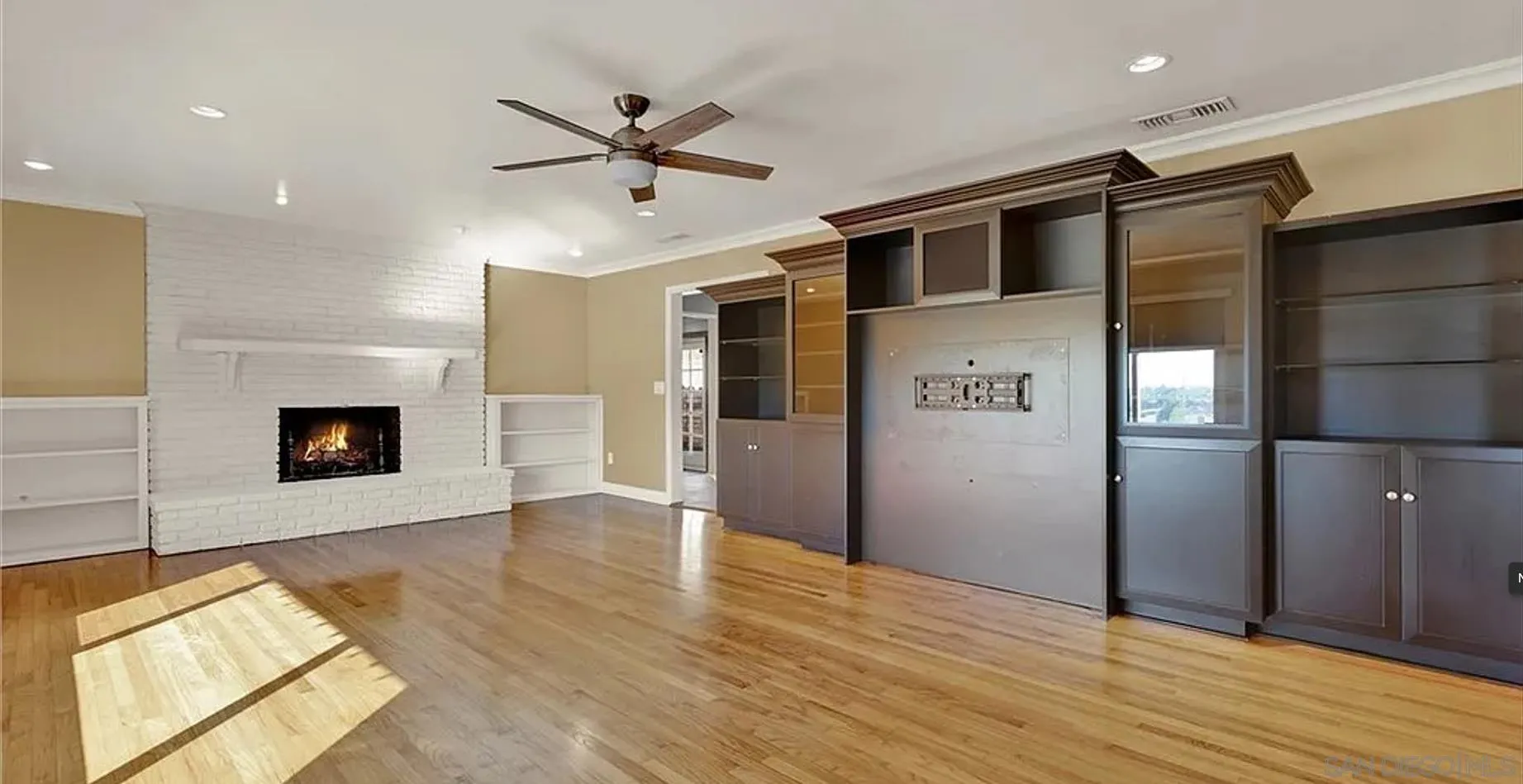 https://cdn.realtyfeed.com/cdn/127/250038298/bdbb2f88f7788c6e3b7723d8b05a7b70.webp