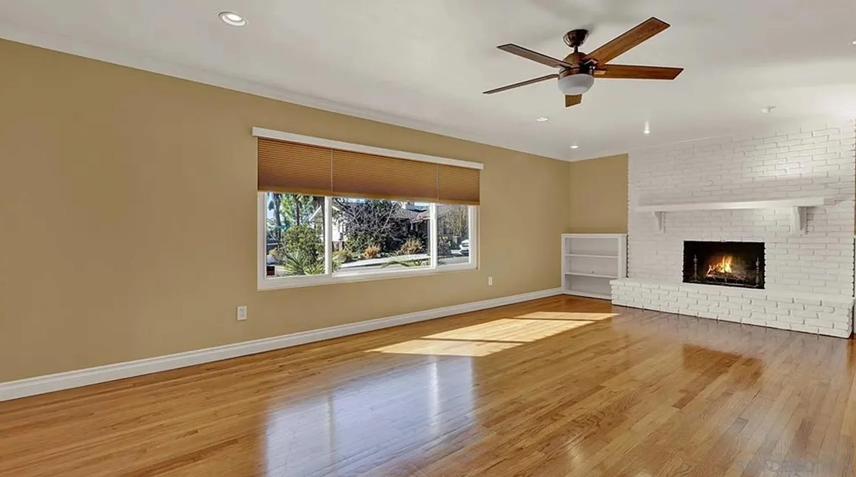 https://cdn.realtyfeed.com/cdn/127/250038298/be813607ad67a7bcd3a41bda4b0b6fd2.webp