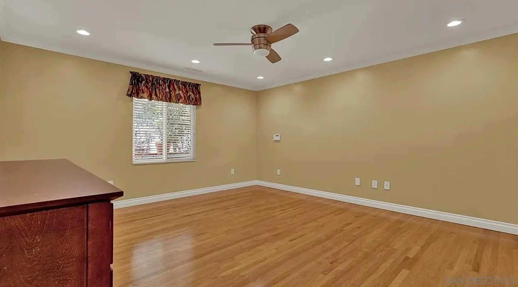 https://cdn.realtyfeed.com/cdn/127/250038298/d71b5bf2ea89f7b43a0d7f772828c0e0.webp