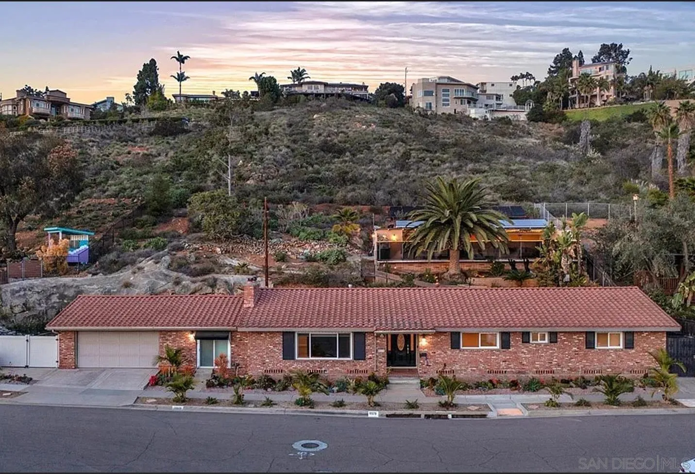 https://cdn.realtyfeed.com/cdn/127/250038298/dcac18bb7d4f10cdace318c38c534fc5.webp