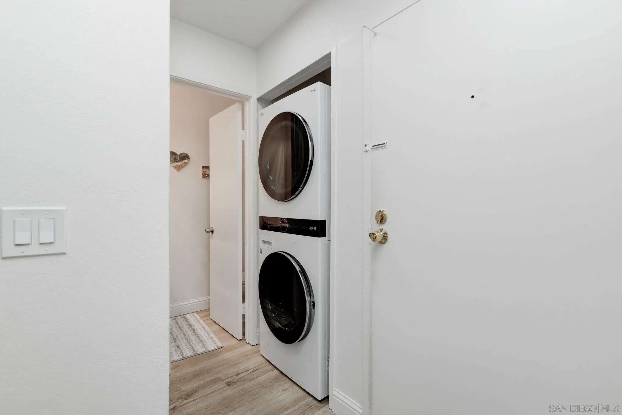 https://cdn.realtyfeed.com/cdn/127/250038299/ab941d33f4482d76afae3721efd2072d.webp
