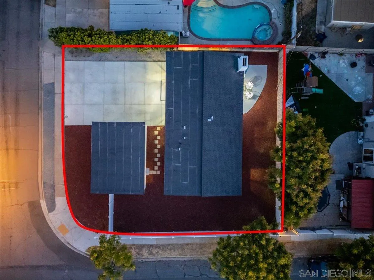 https://cdn.realtyfeed.com/cdn/127/250038301/d088a4b8107c8b92e13136e477ebf0c8.webp