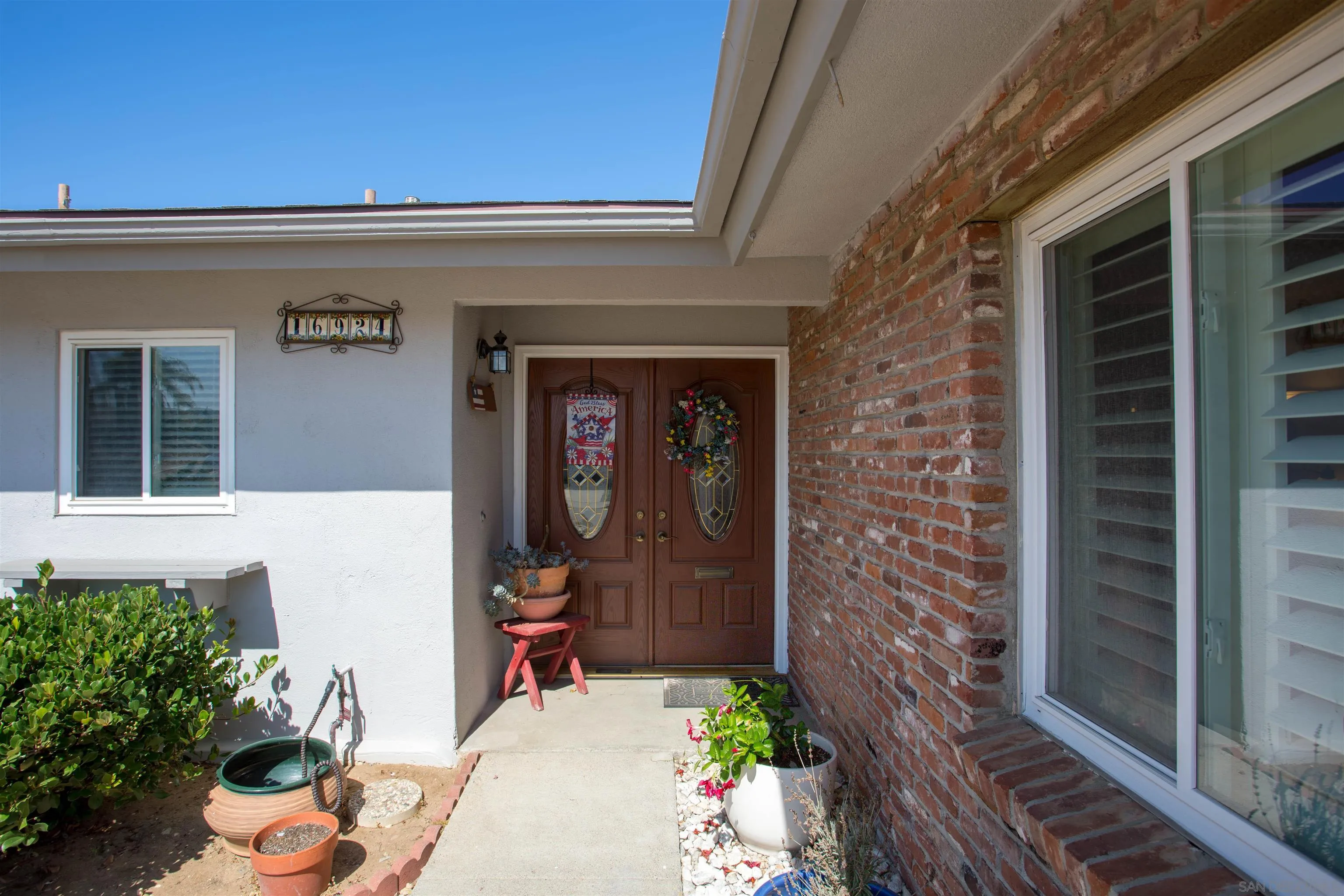 https://cdn.realtyfeed.com/cdn/127/250038303/75110c74c21583aa225d1d569209efc5.webp
