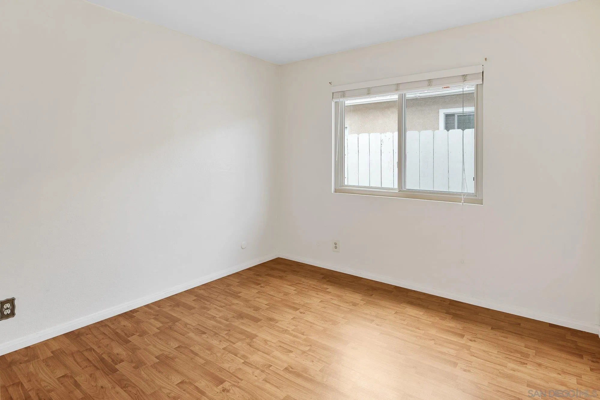https://cdn.realtyfeed.com/cdn/127/250038304/0a67fb6e29a45b111285baf16500e1cf.webp