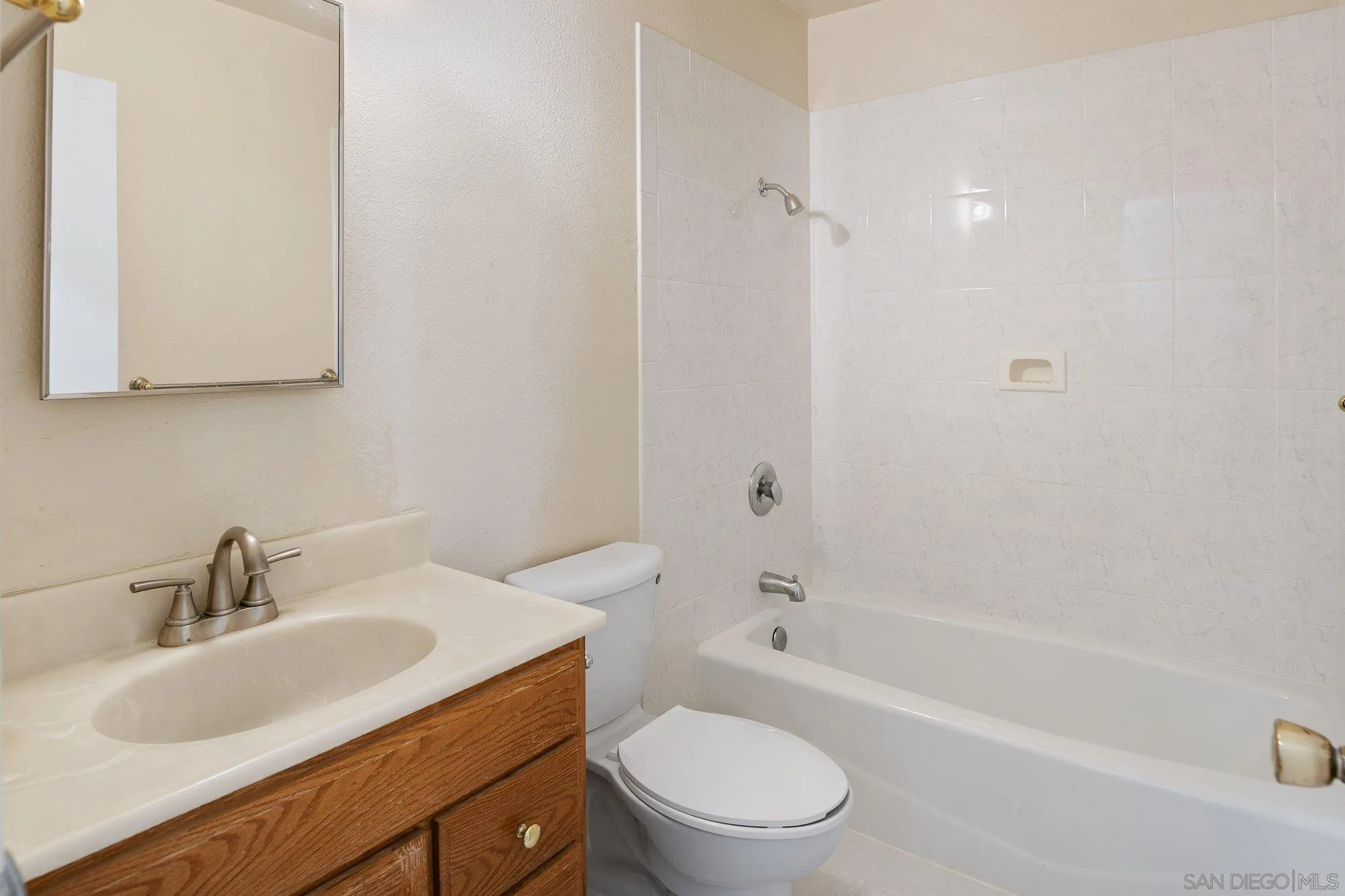 https://cdn.realtyfeed.com/cdn/127/250038304/3b130316e47ee8b7b29bcc3120cde57c.webp