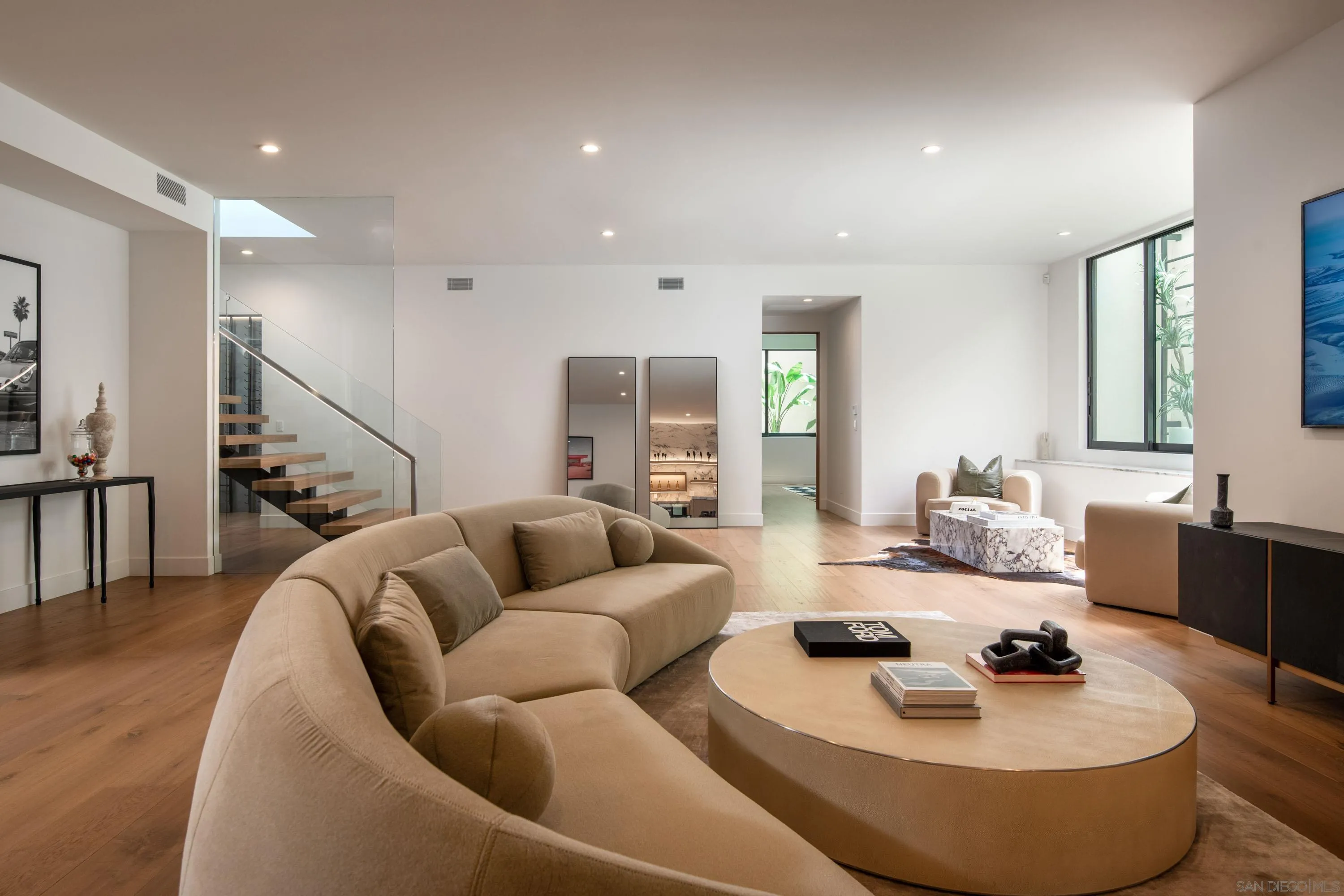 https://cdn.realtyfeed.com/cdn/127/250038307/beb74d7790d87d8cf7bd97ac3ce21942.webp