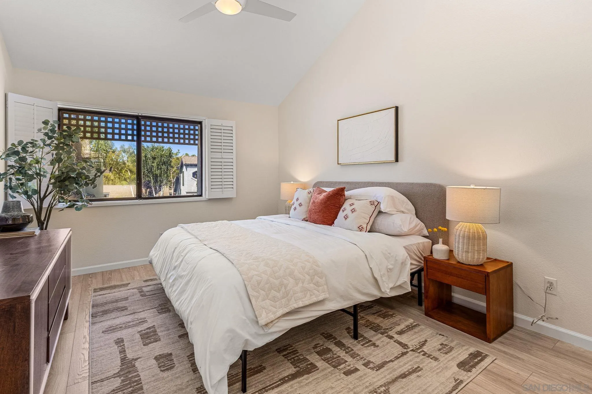 https://cdn.realtyfeed.com/cdn/127/250038311/3b6fc2f1bafe26db8ada32f5f76bca46.webp