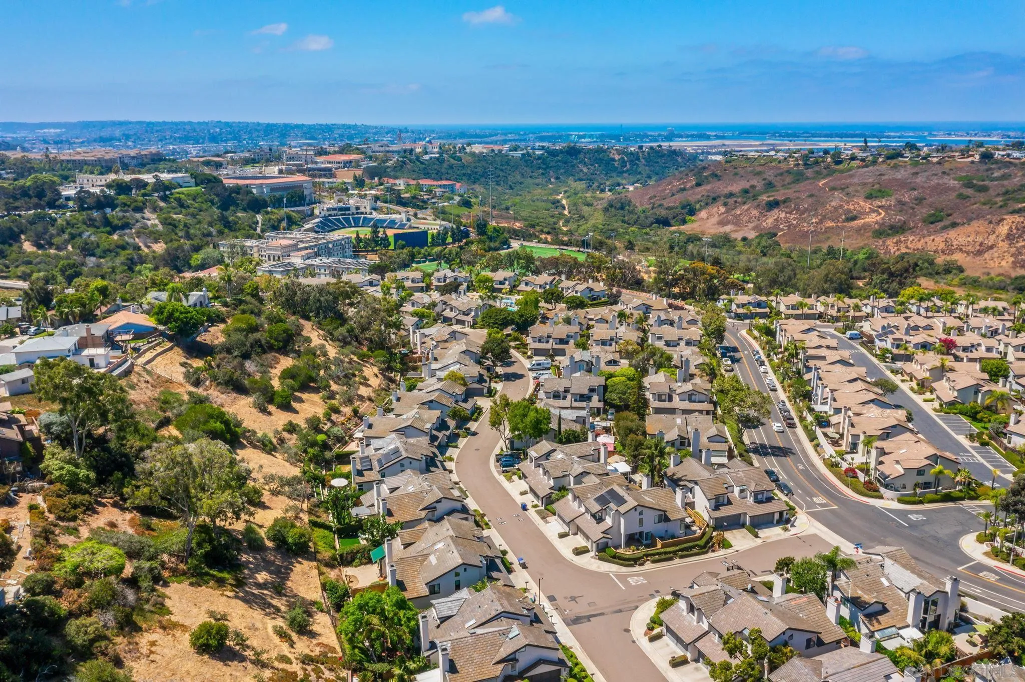 https://cdn.realtyfeed.com/cdn/127/250038311/70dc743fb4eff89d33cba5c0b01d1d71.webp