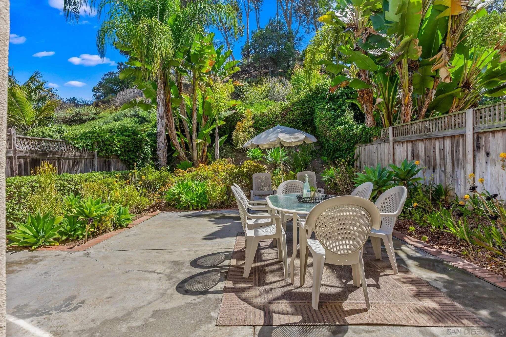 https://cdn.realtyfeed.com/cdn/127/250038311/f625aa6a4db1d78e8d1579825bfaf2e2.webp