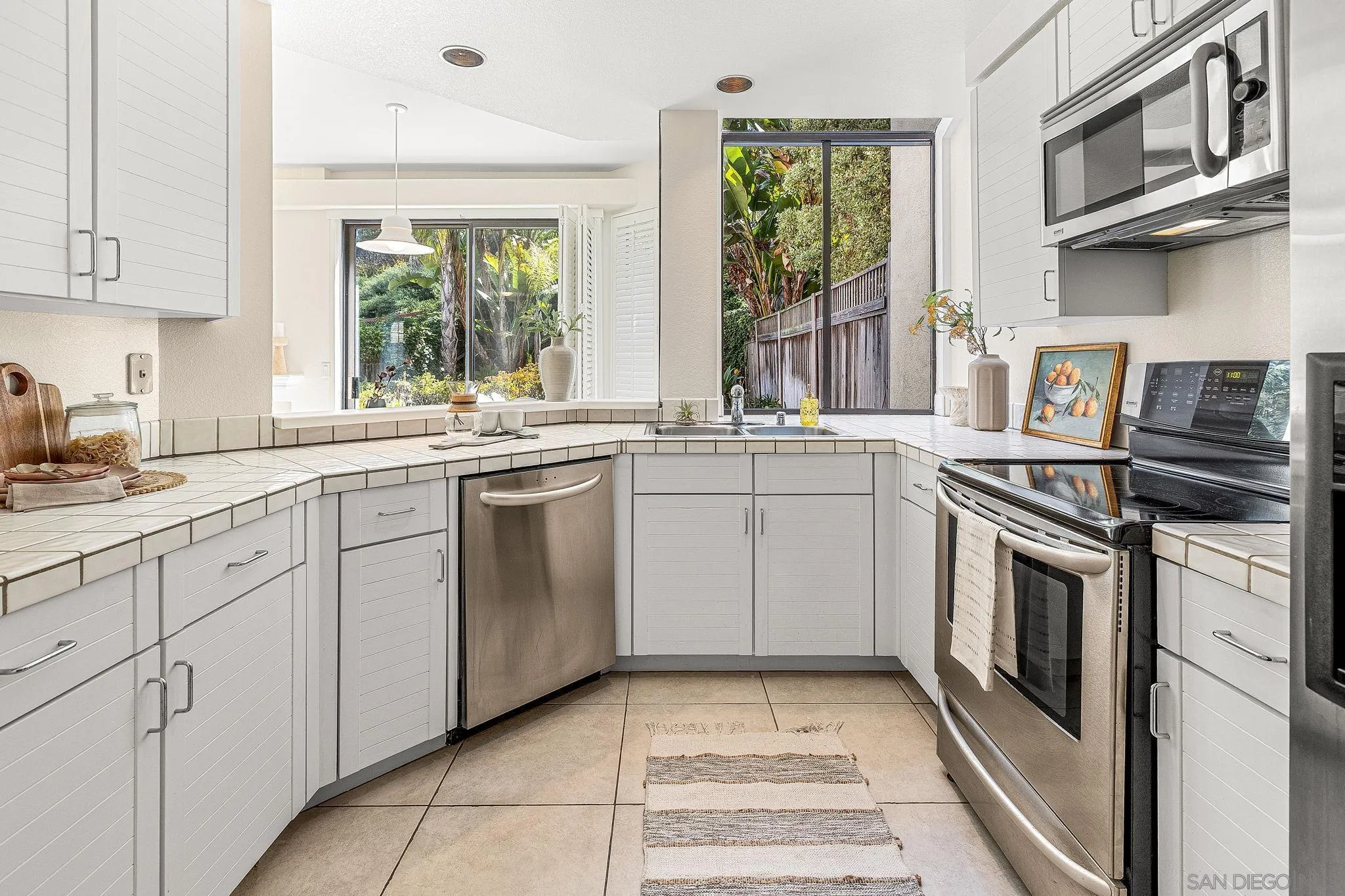 https://cdn.realtyfeed.com/cdn/127/250038311/f6c60c4c44c84ee3c5ea4e78c257d8a3.webp